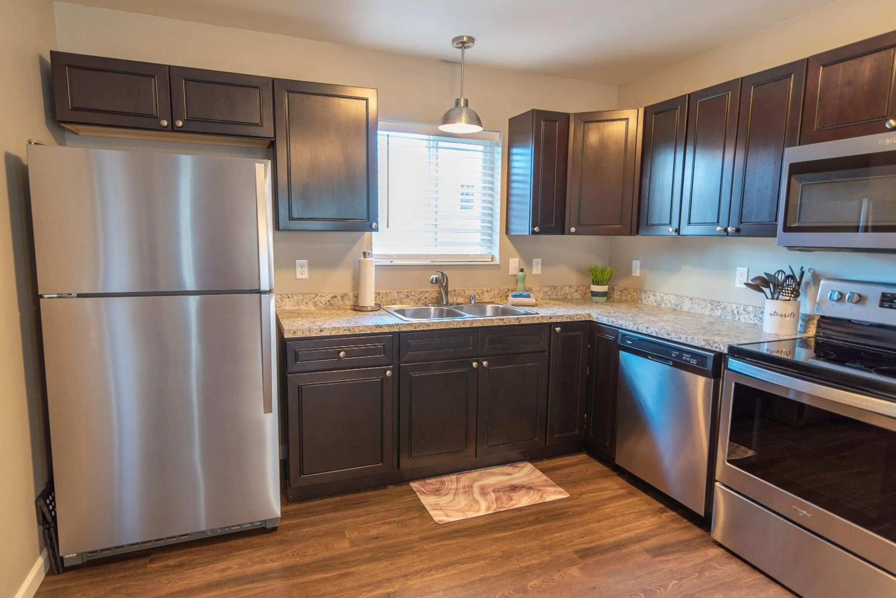 Kitchen or kitchenette in Susitna Suites