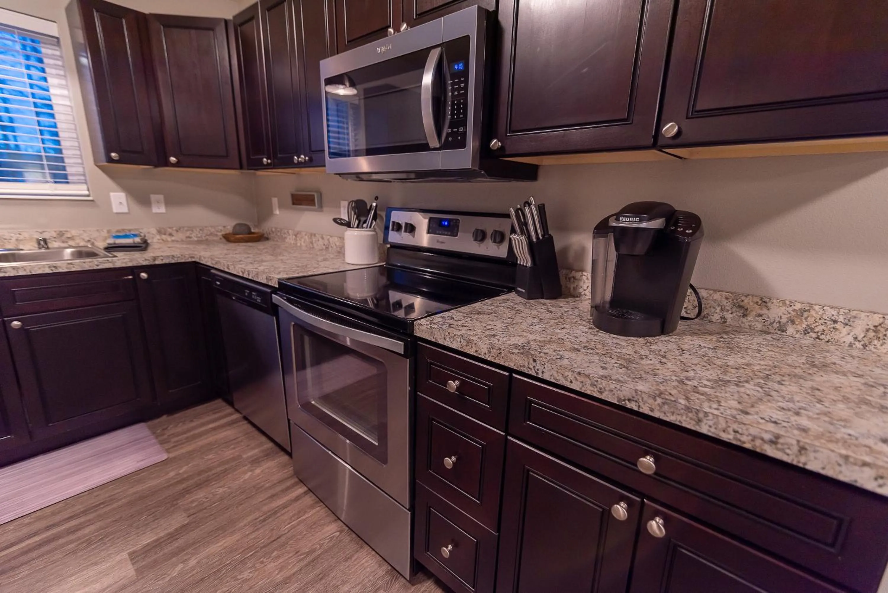 Coffee/tea facilities in Susitna Suites