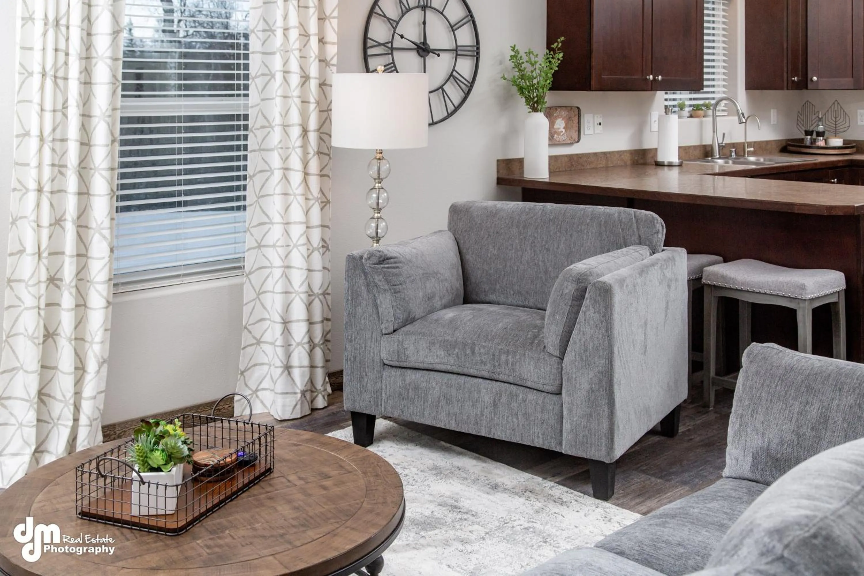 Living room in Susitna Suites