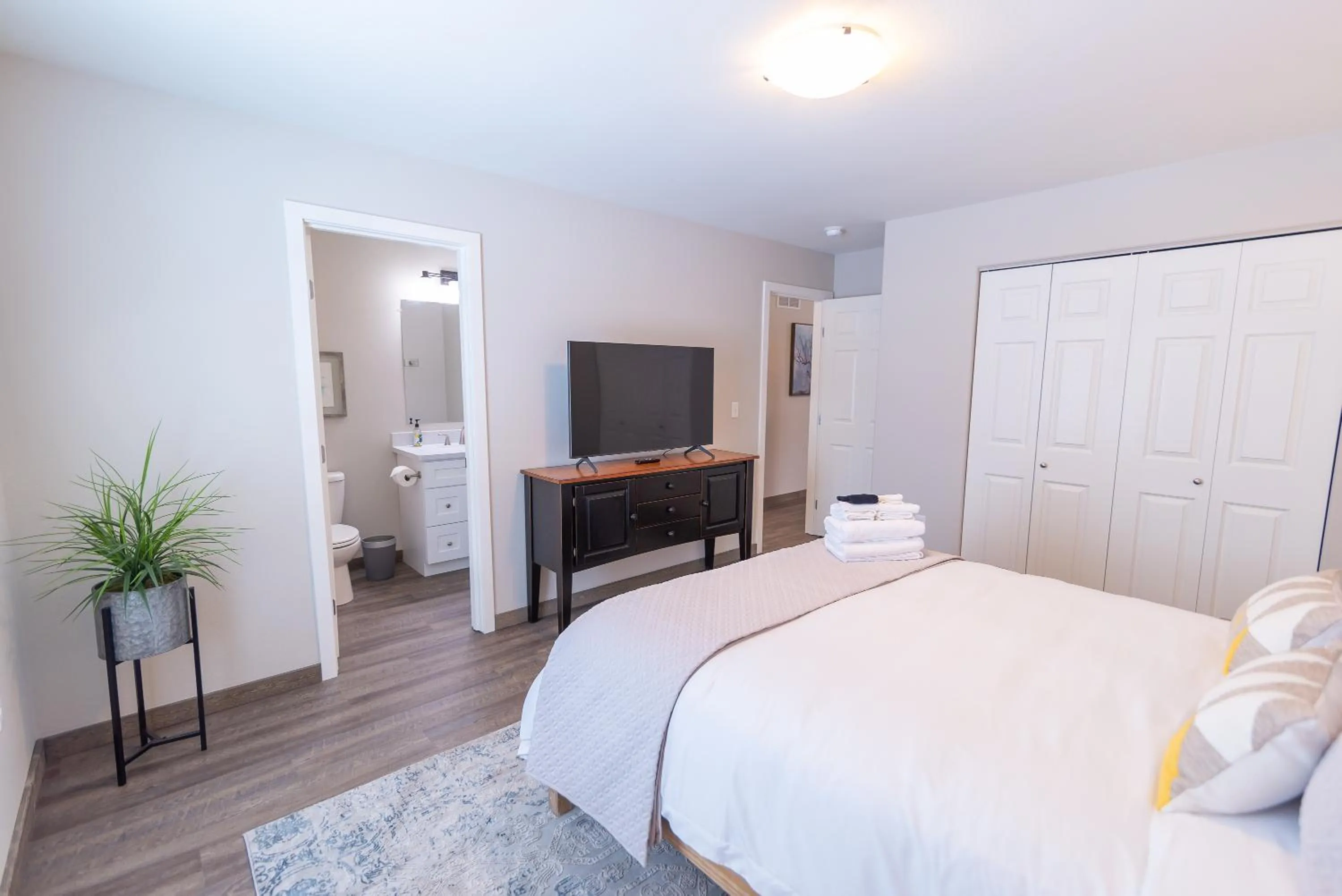 Toilet, Bed in Susitna Suites