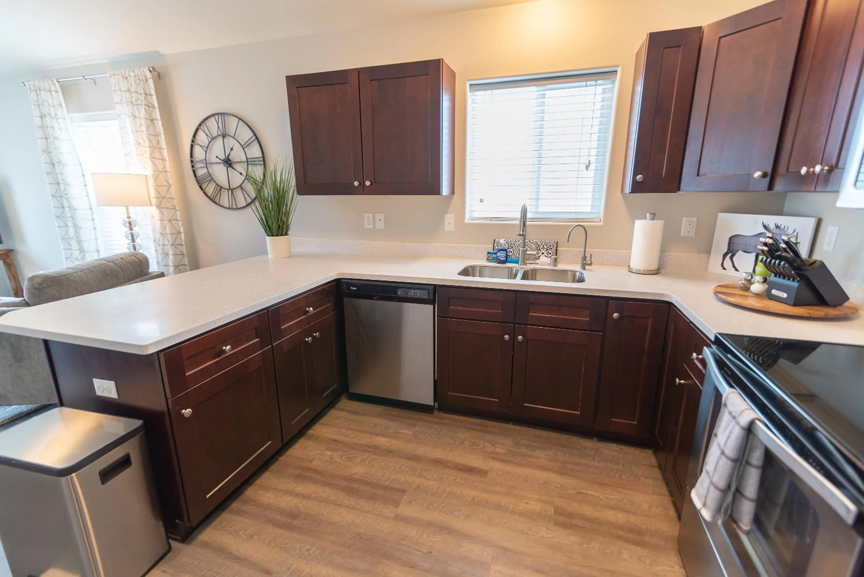 Kitchen or kitchenette in Susitna Suites