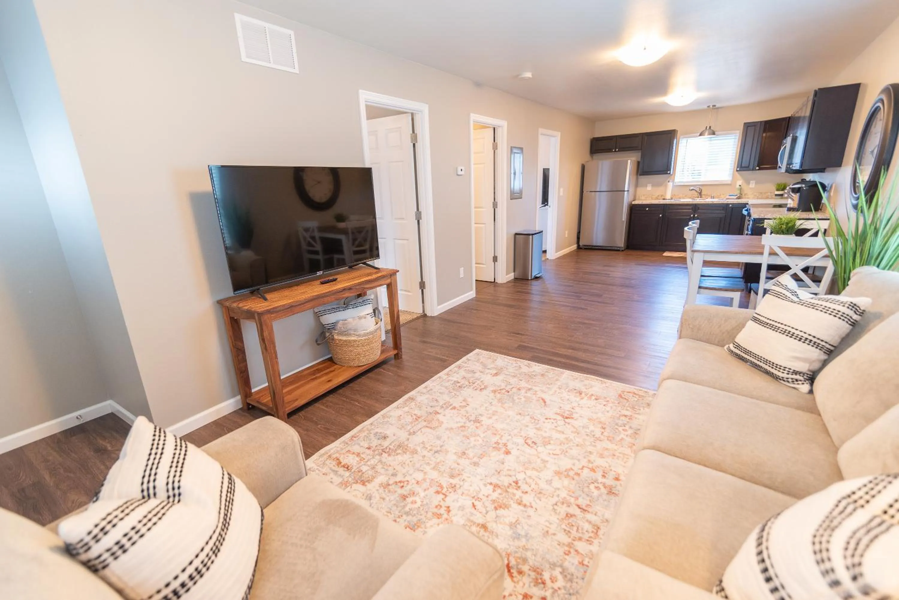 Living room in Susitna Suites