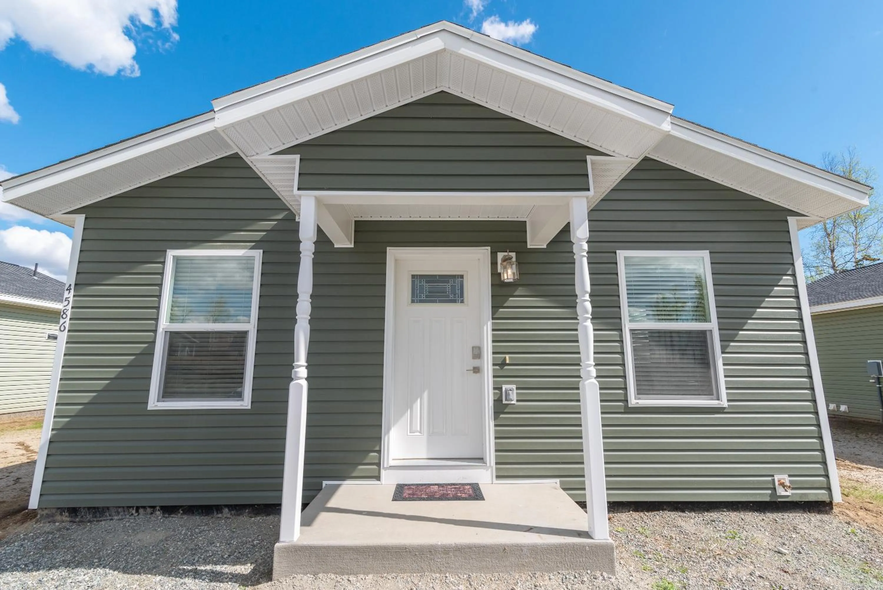 Facade/entrance in Susitna Suites
