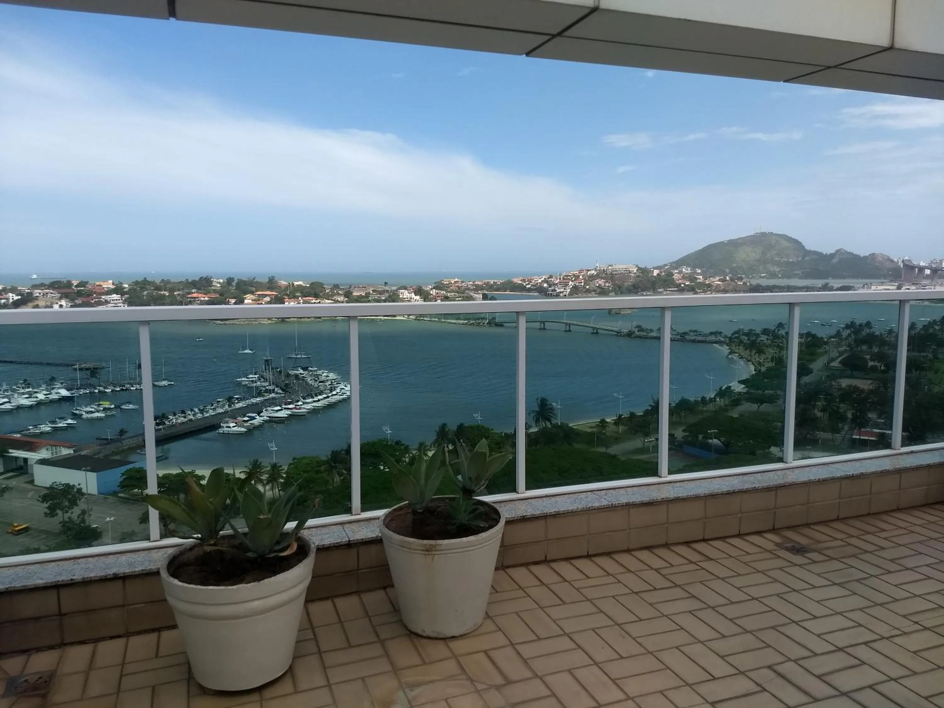 Bristol Praia do Canto Apart Hotel