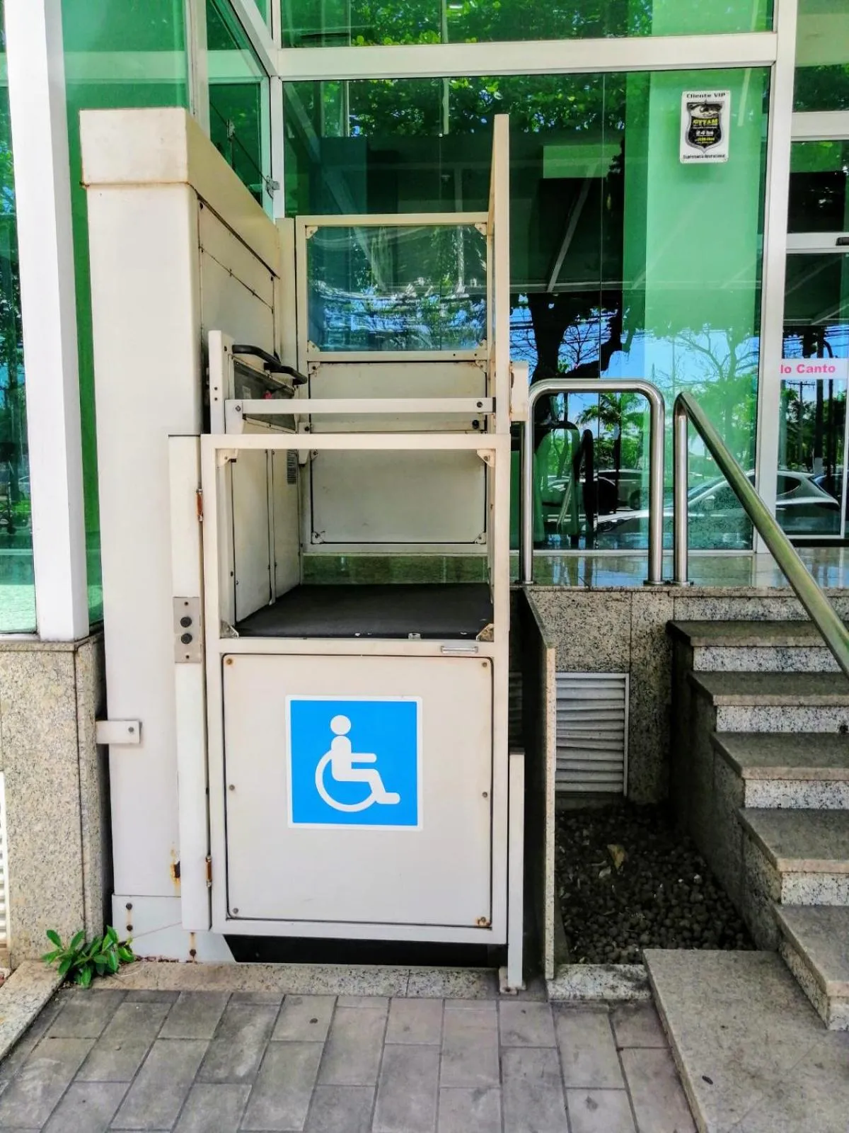 Bristol Praia do Canto Apart Hotel