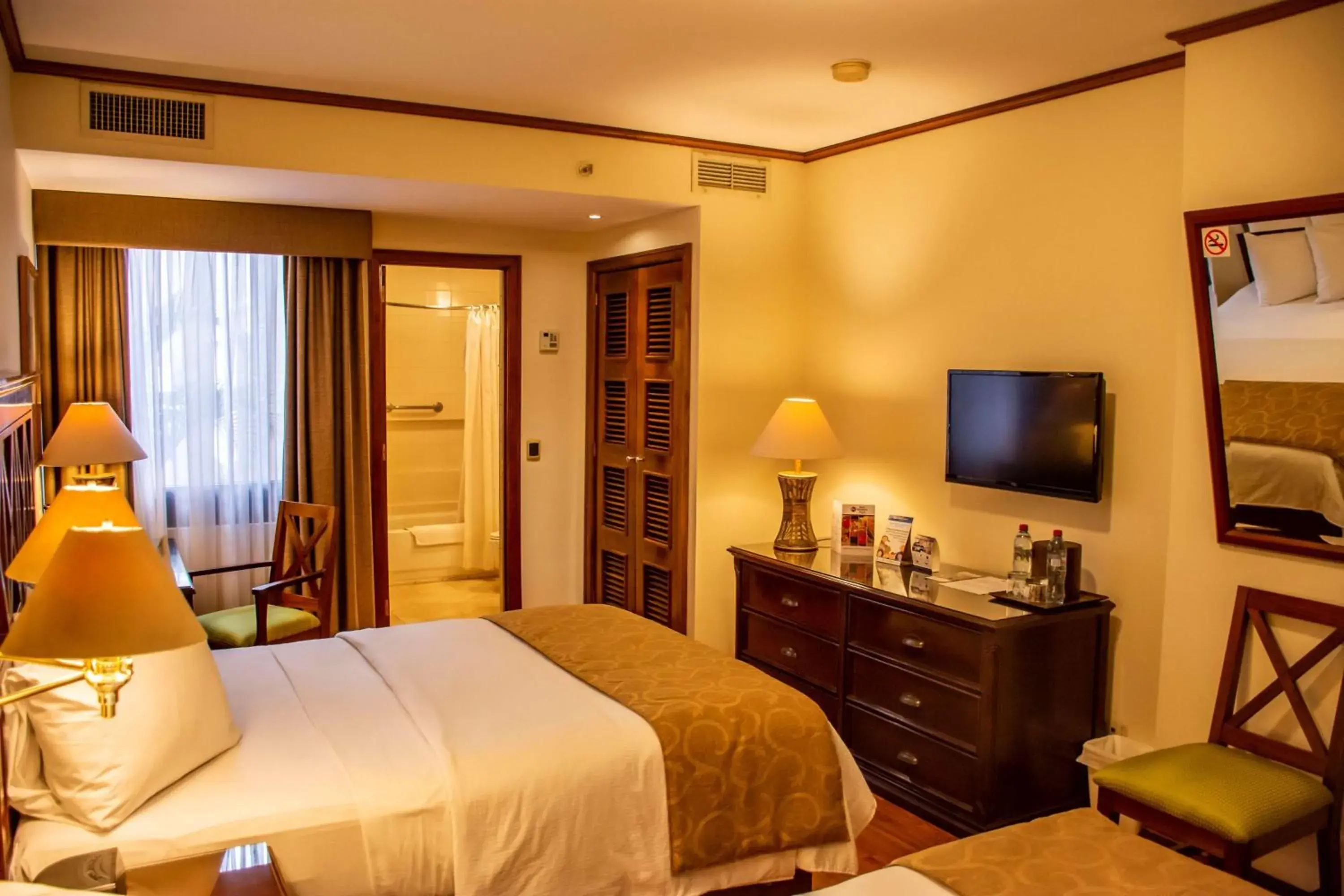 Photo of the whole room, Bed in Best Western Plus Hotel Stofella Photo of the whole room, Bed in Best Western Plus Hotel Stofella