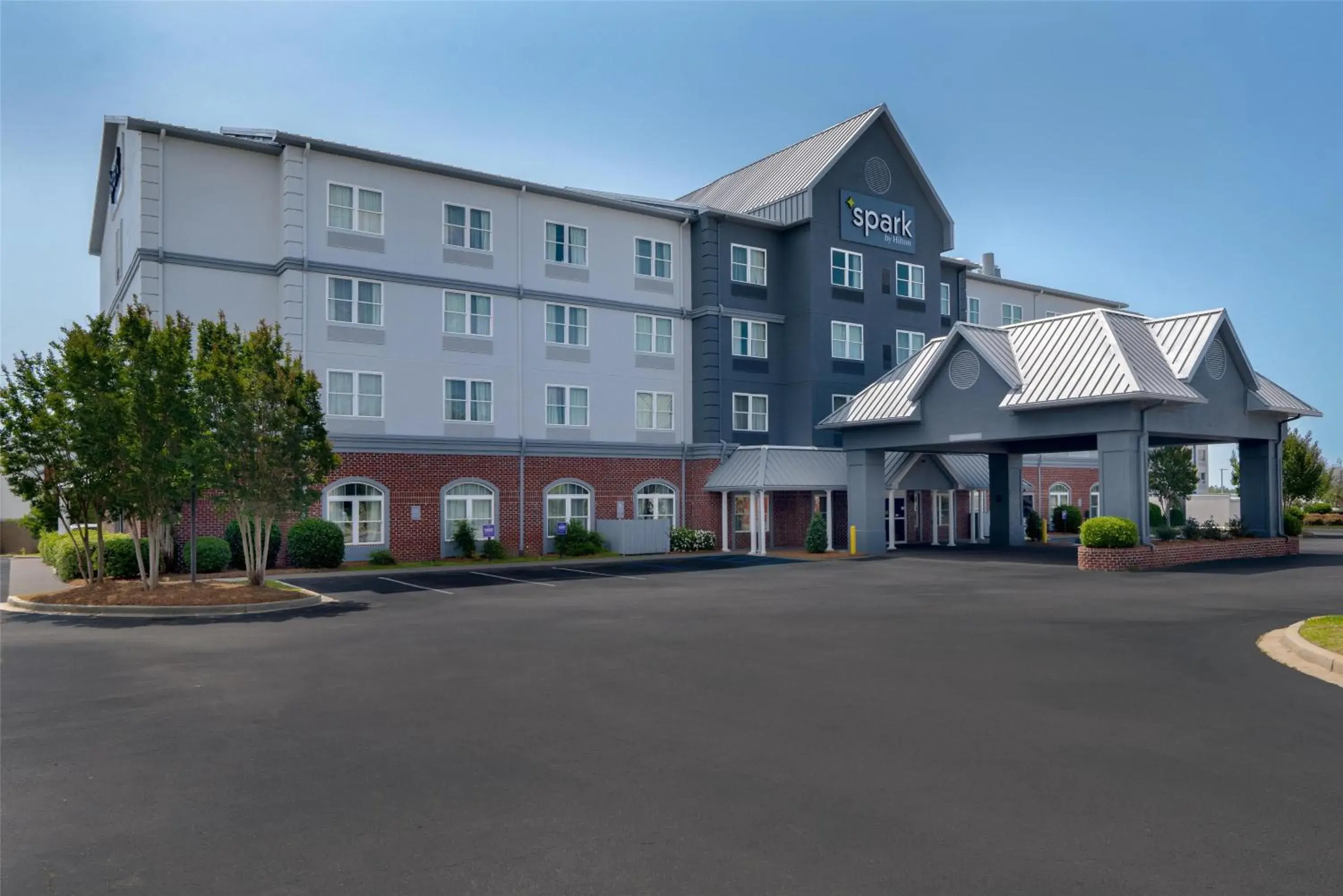 Property building in Spark By Hilton Orangeburg Property building in Spark By Hilton Orangeburg