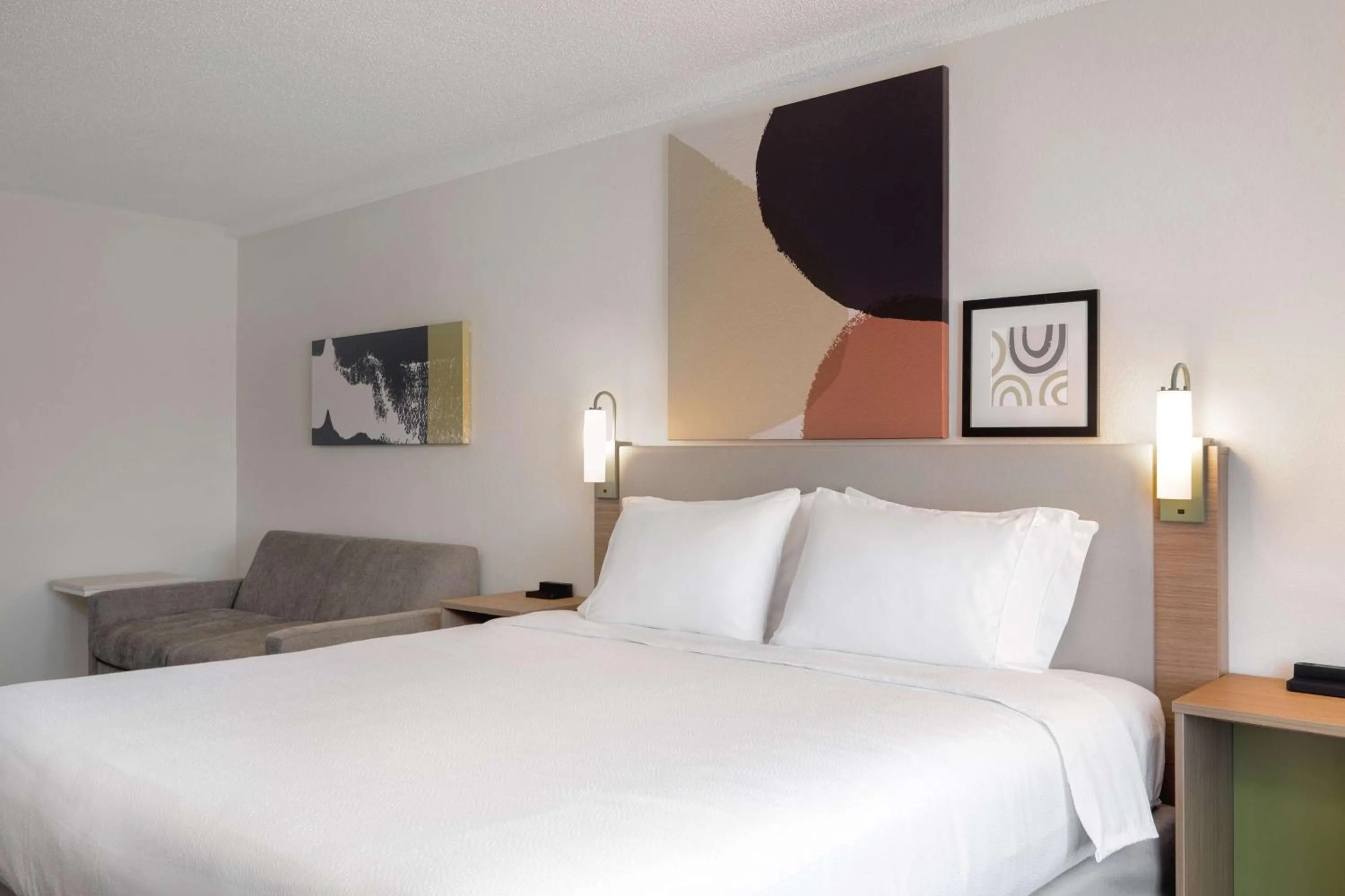 Living room, Bed in Spark By Hilton Orangeburg