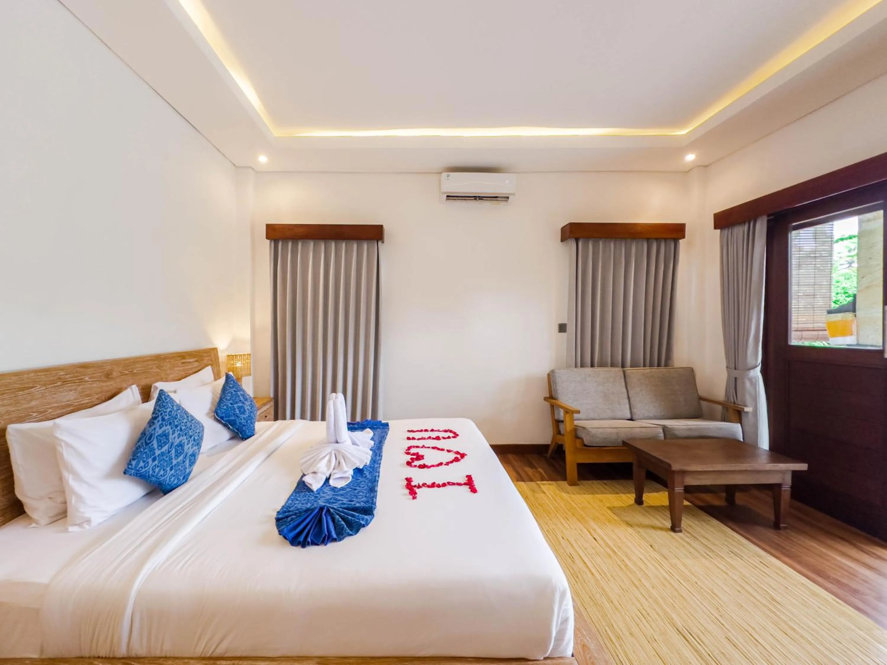 Seating area, Bed in Ubud Shanti Rice Field House By Supala