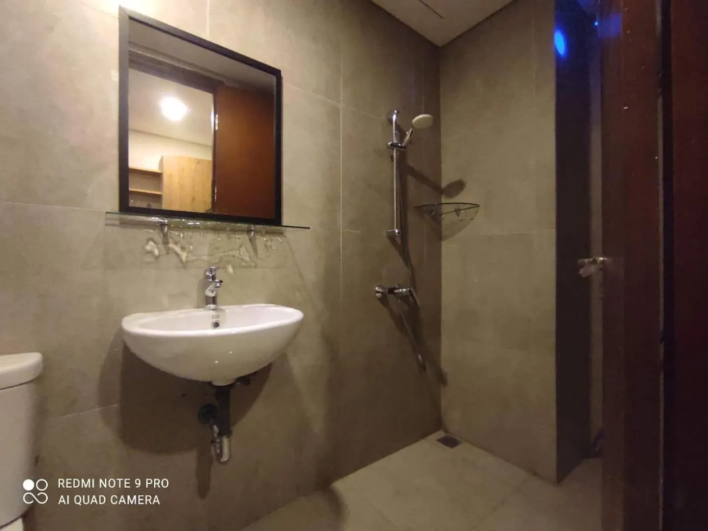 Shower in SleepRest @ Pollux Habibie