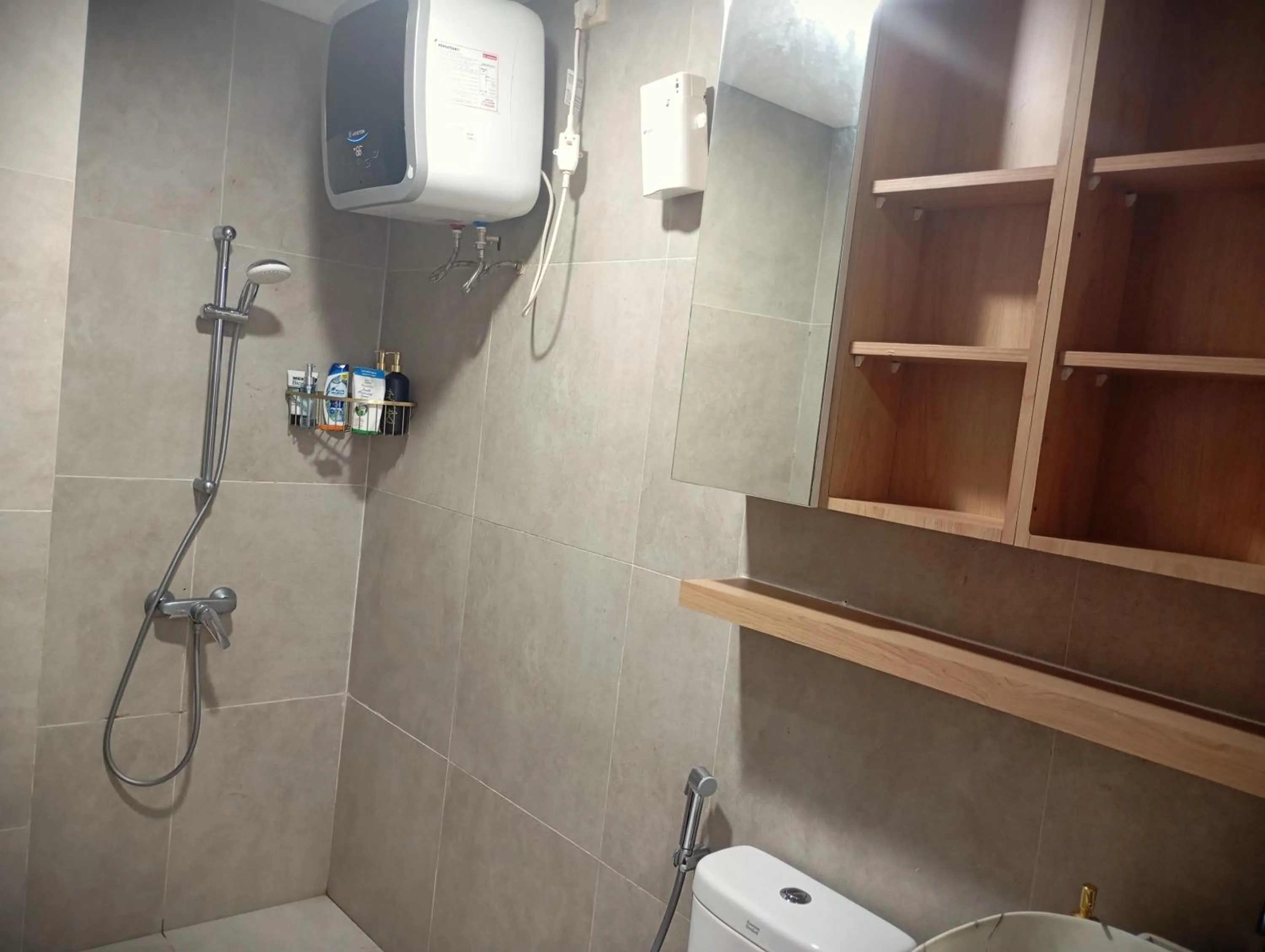 Shower in SleepRest @ Pollux Habibie