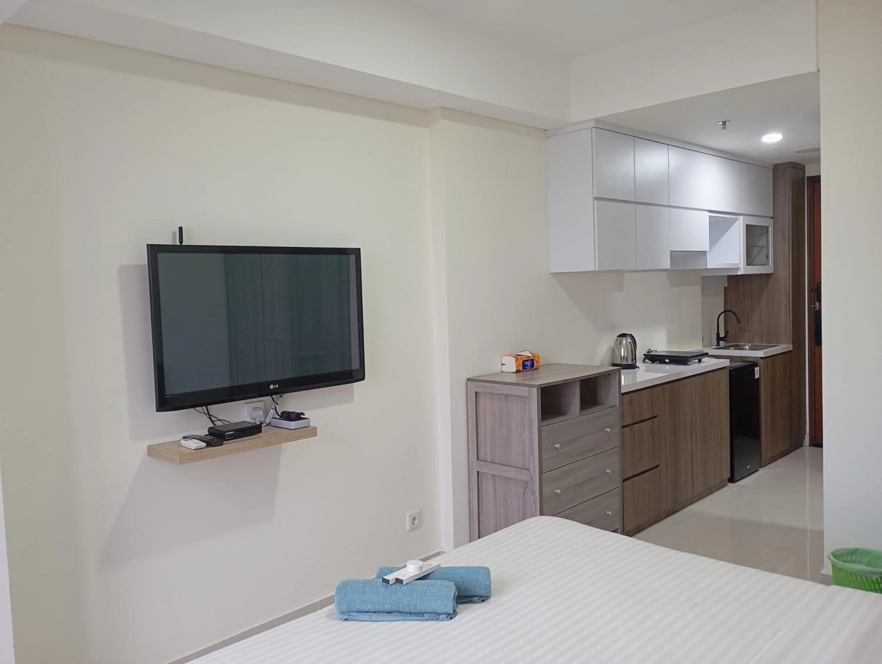 TV and multimedia in SleepRest @ Pollux Habibie