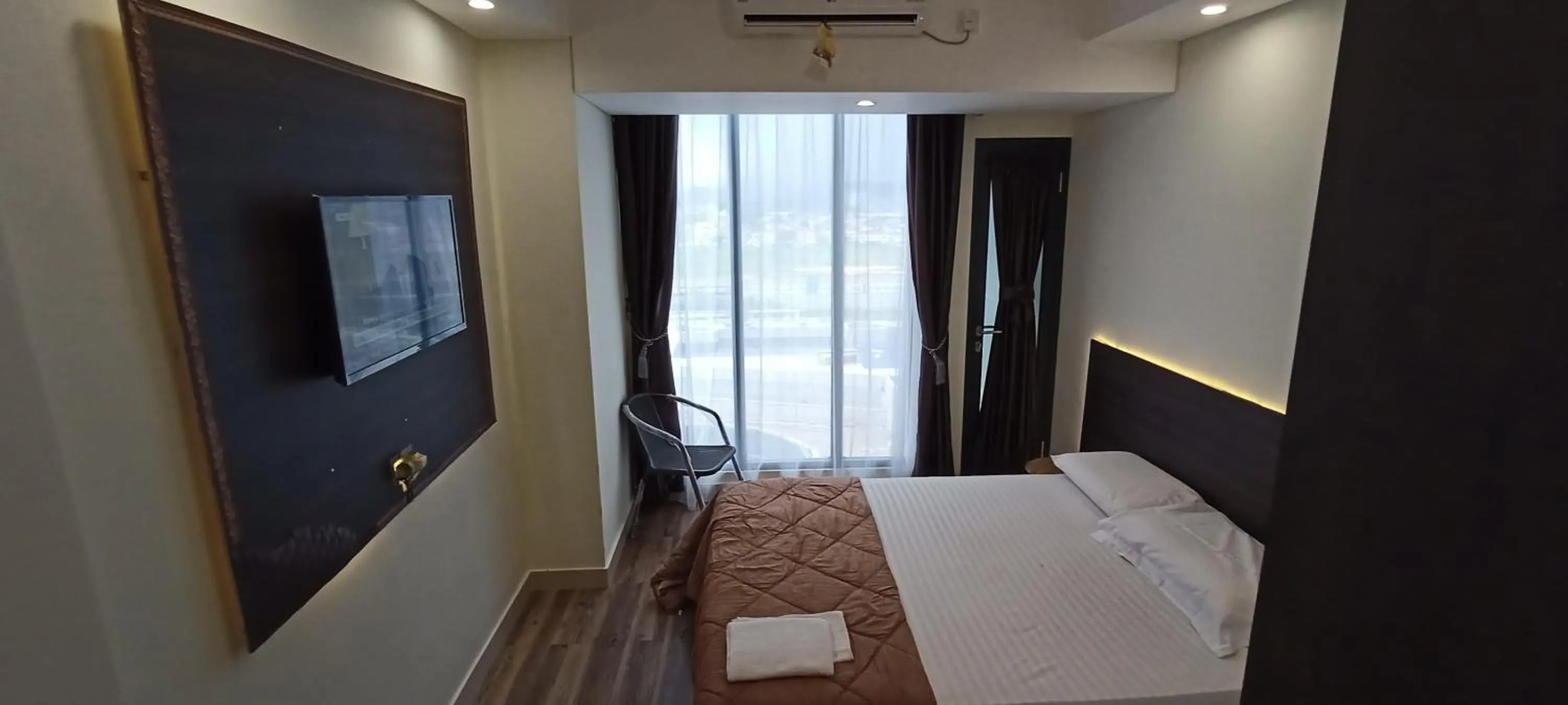 Photo of the whole room, Bed in SleepRest @ Pollux Habibie