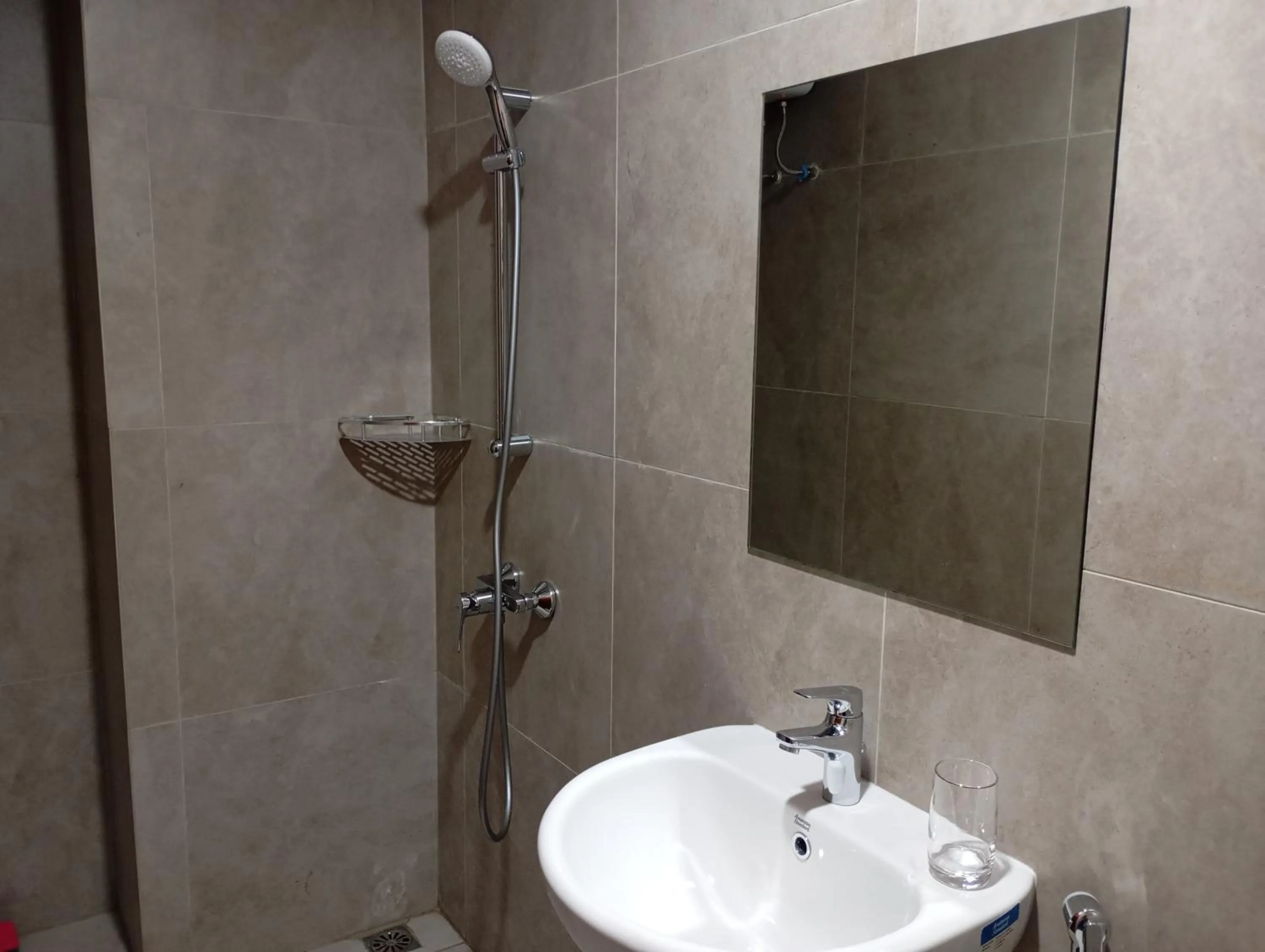 Shower in SleepRest @ Pollux Habibie