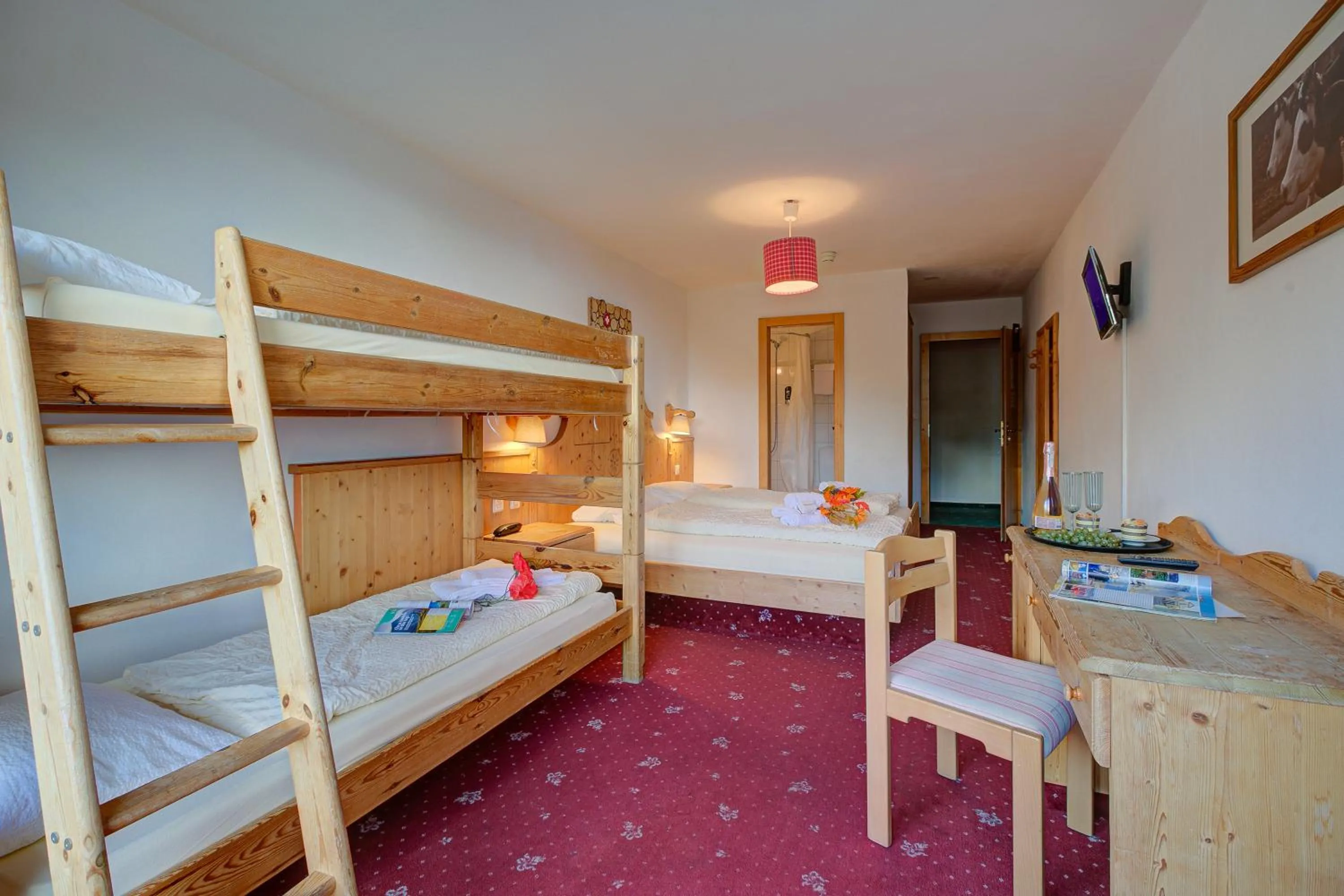 bunk bed, Bed in Hotel Relais Alpin