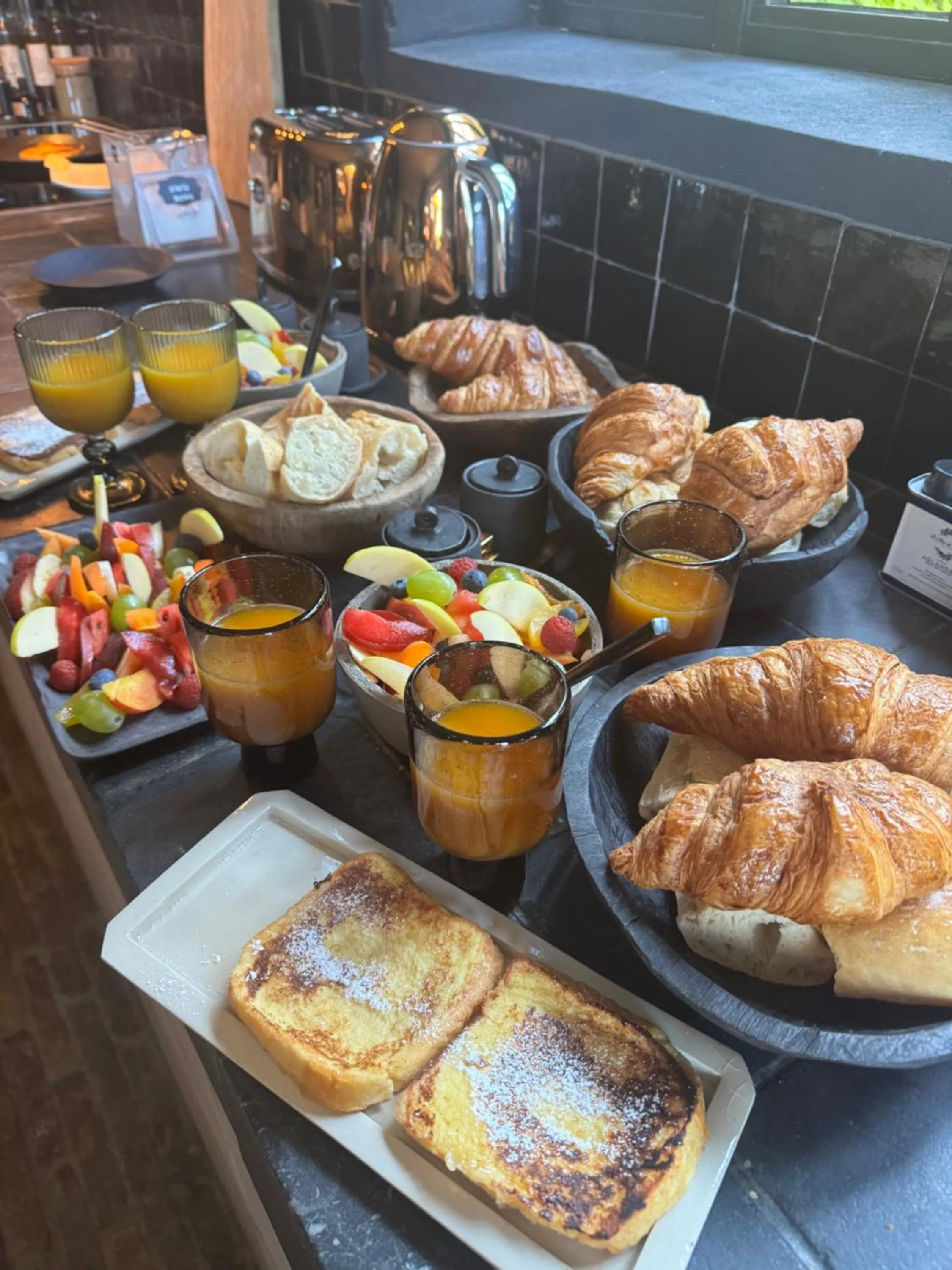 Breakfast in Le Mas de Béthel