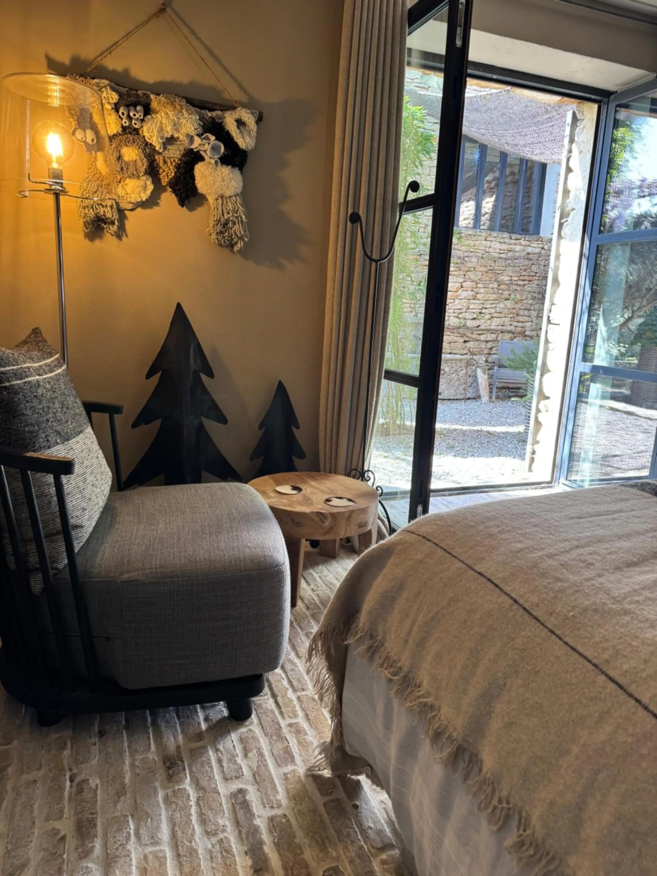 View (from property/room), Bed in Le Mas de Béthel