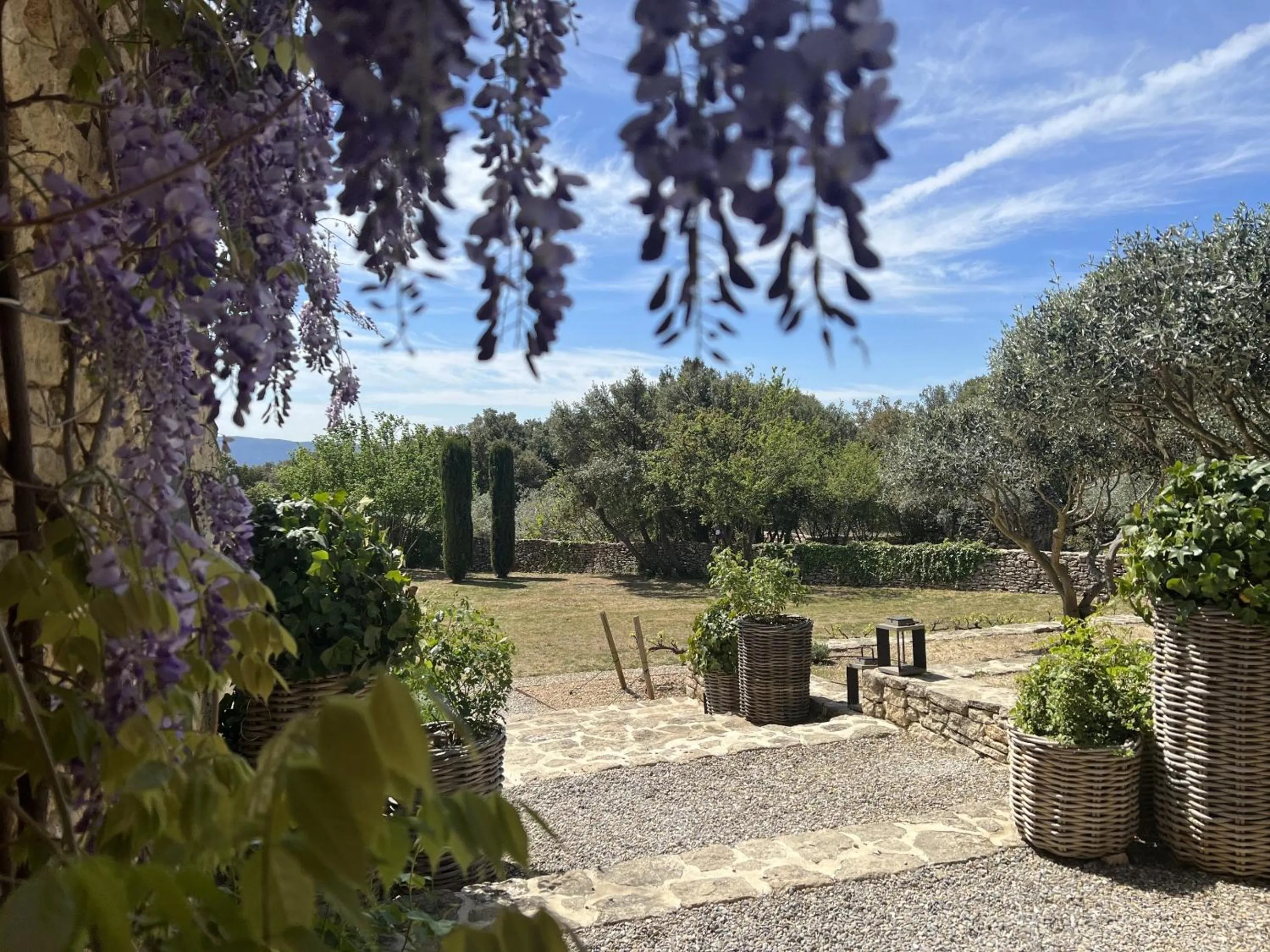 Property building in Le Mas de Béthel