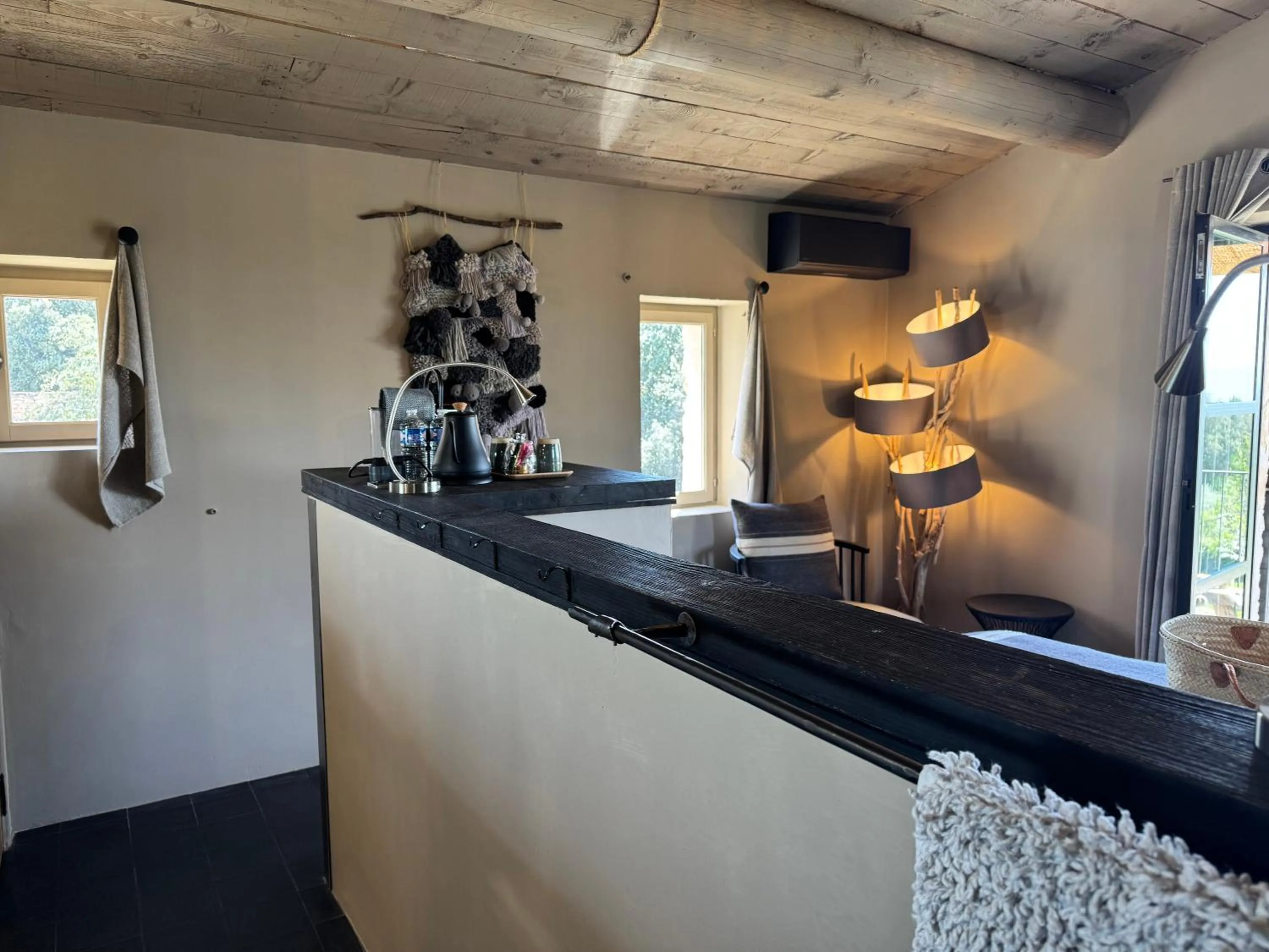 Photo of the whole room in Le Mas de Béthel