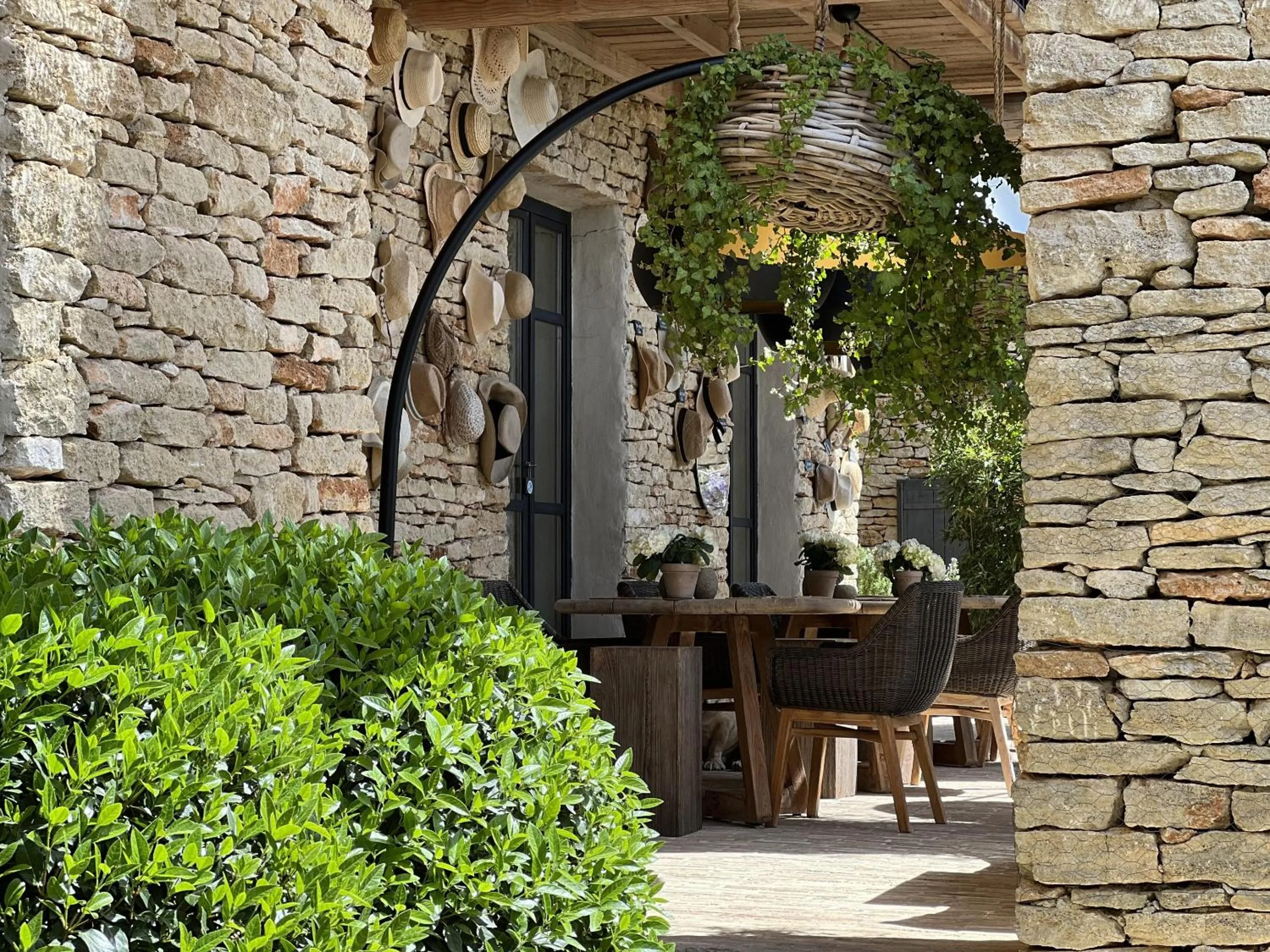 Property building in Le Mas de Béthel