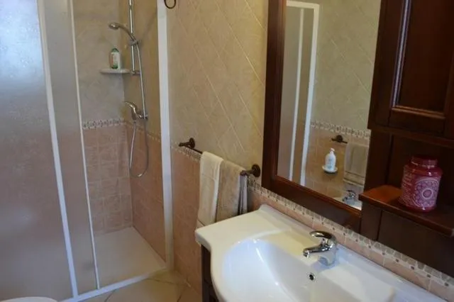 Shower in Masseria Cinti