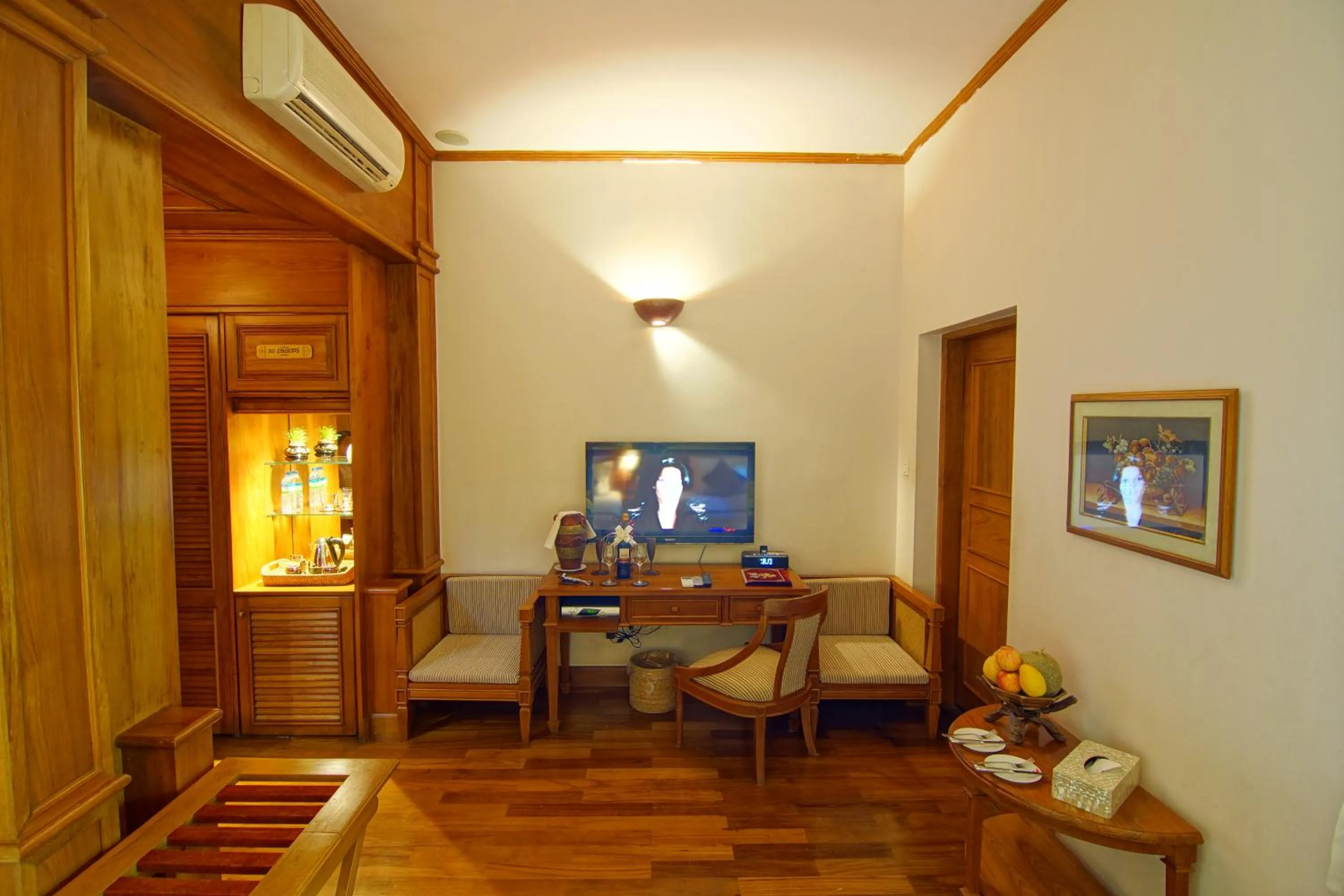 TV and multimedia in The Hotel by the Red Canal