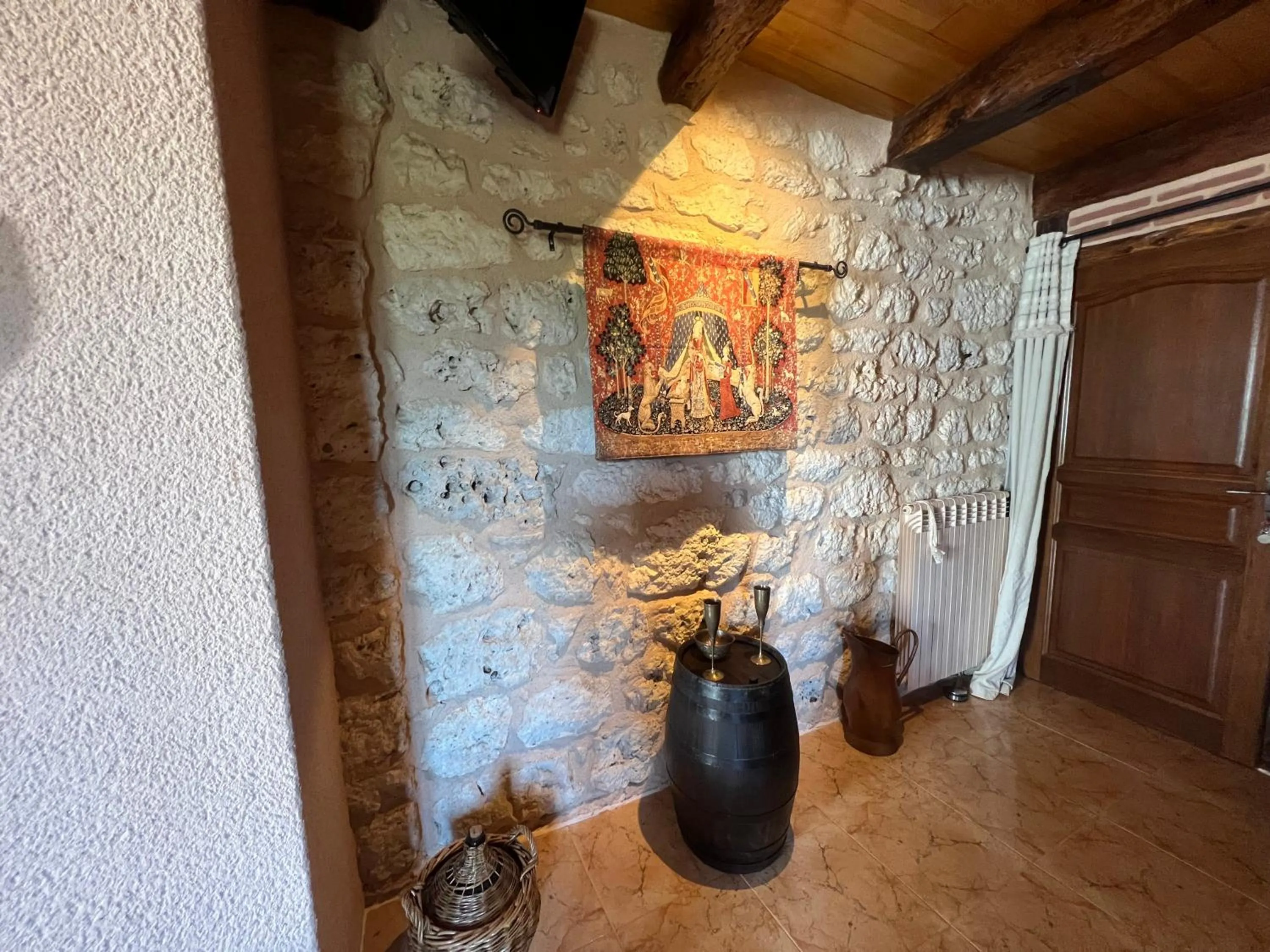Photo of the whole room in Le Relais des Chevaliers "La Suite des Seigneurs"