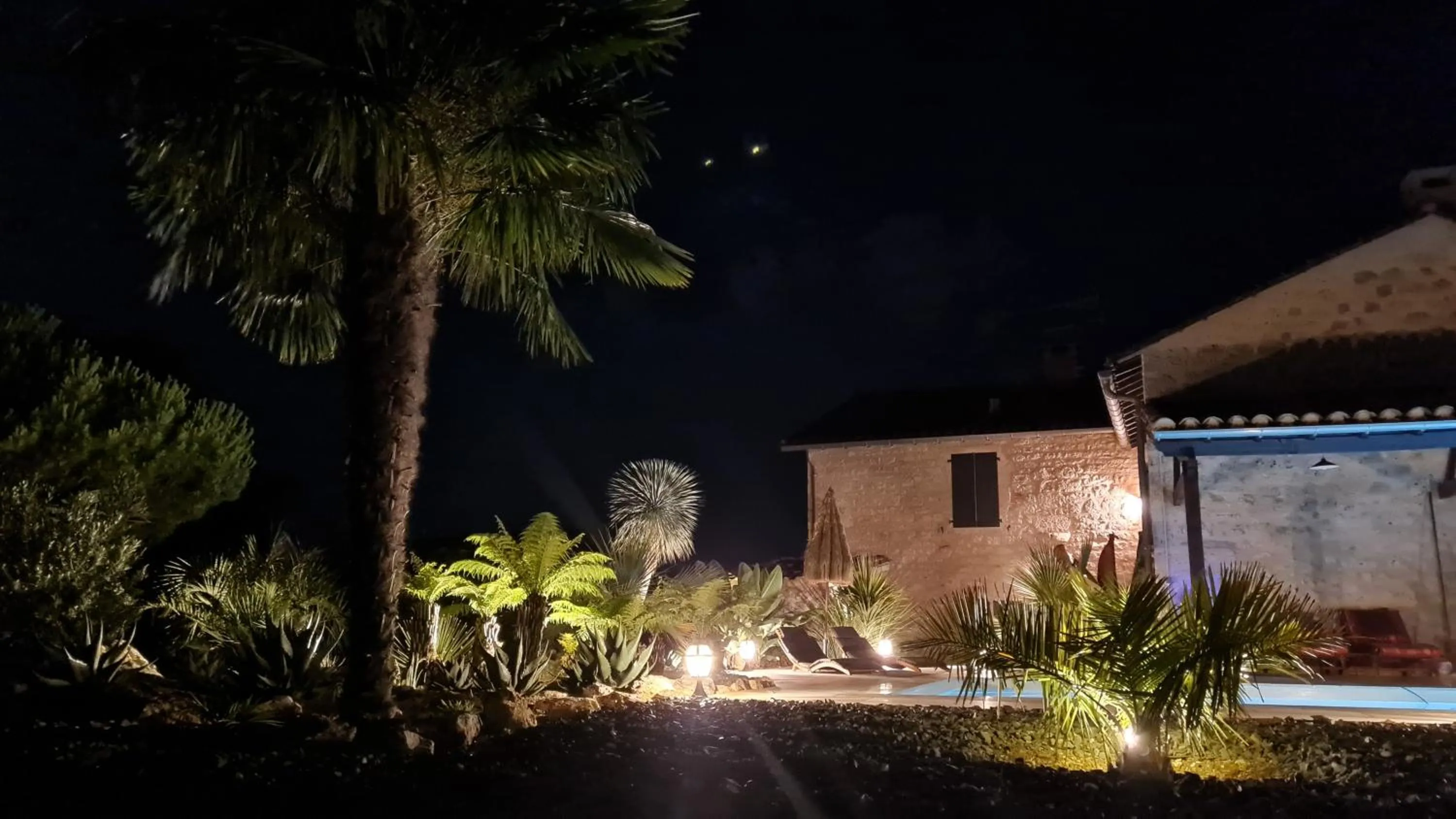 Garden in Le Relais des Chevaliers "La Suite des Seigneurs"