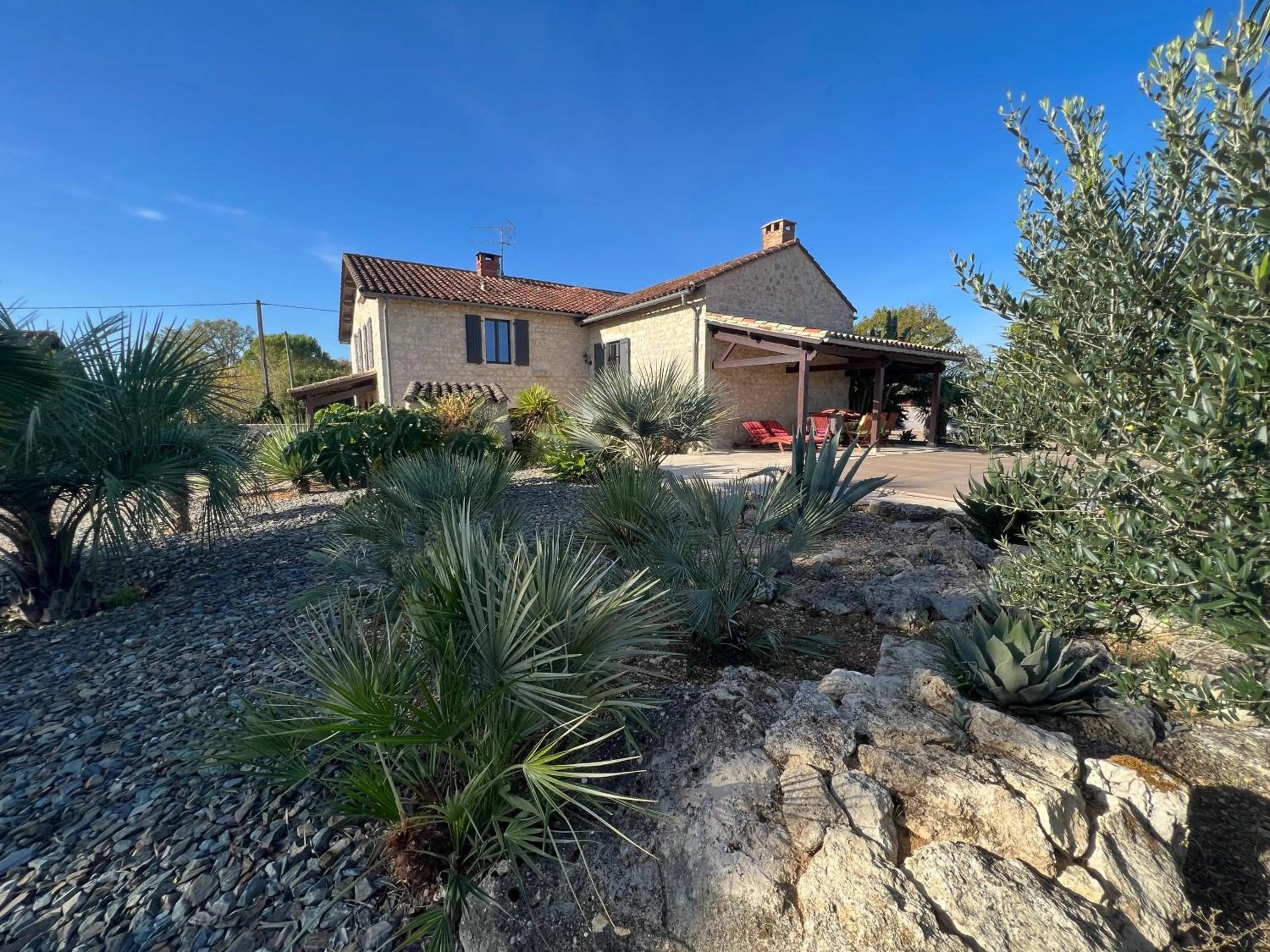 Garden in Le Relais des Chevaliers "La Suite des Seigneurs"