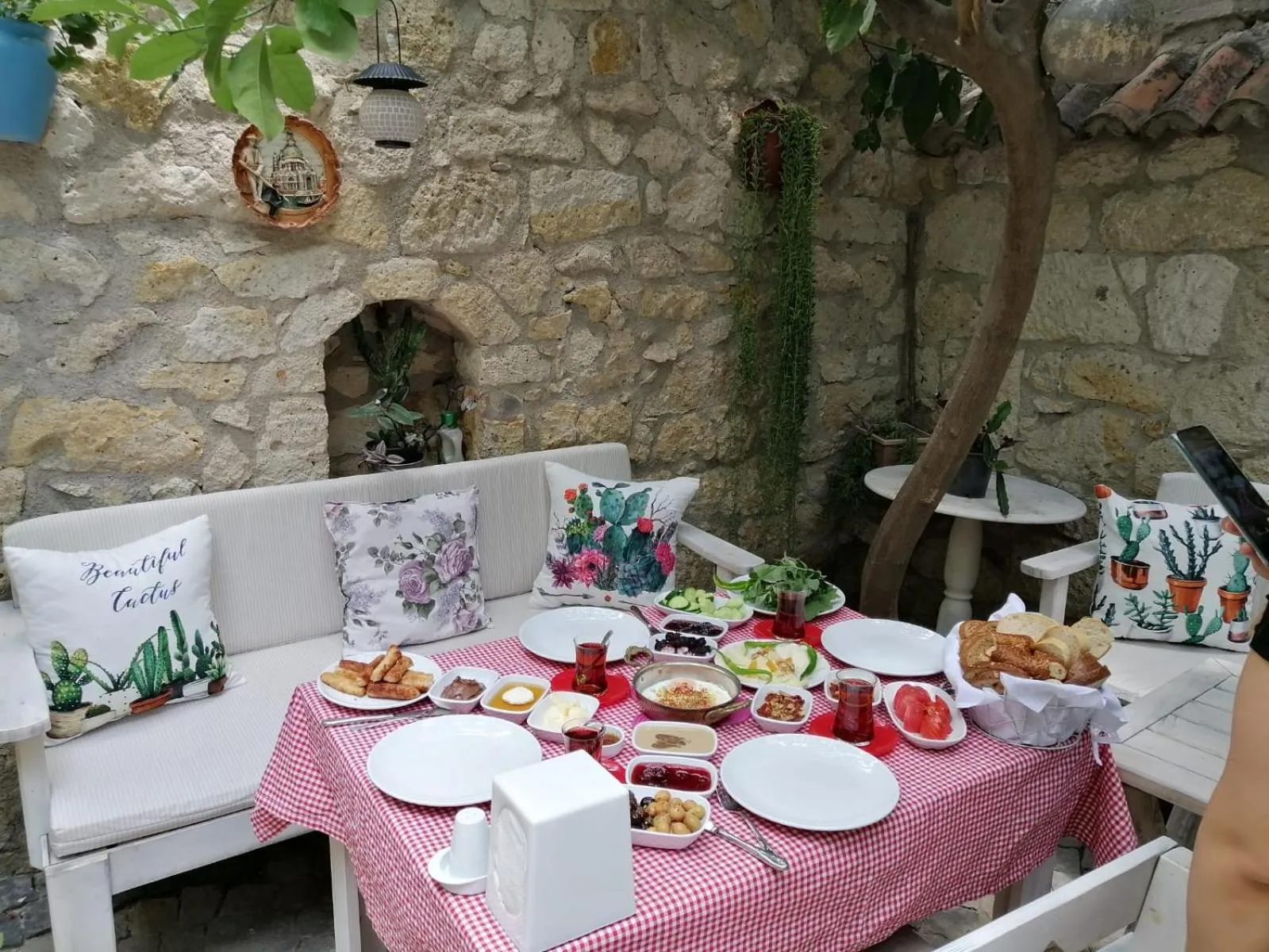 Restaurant/places to eat in kaktüshan otel