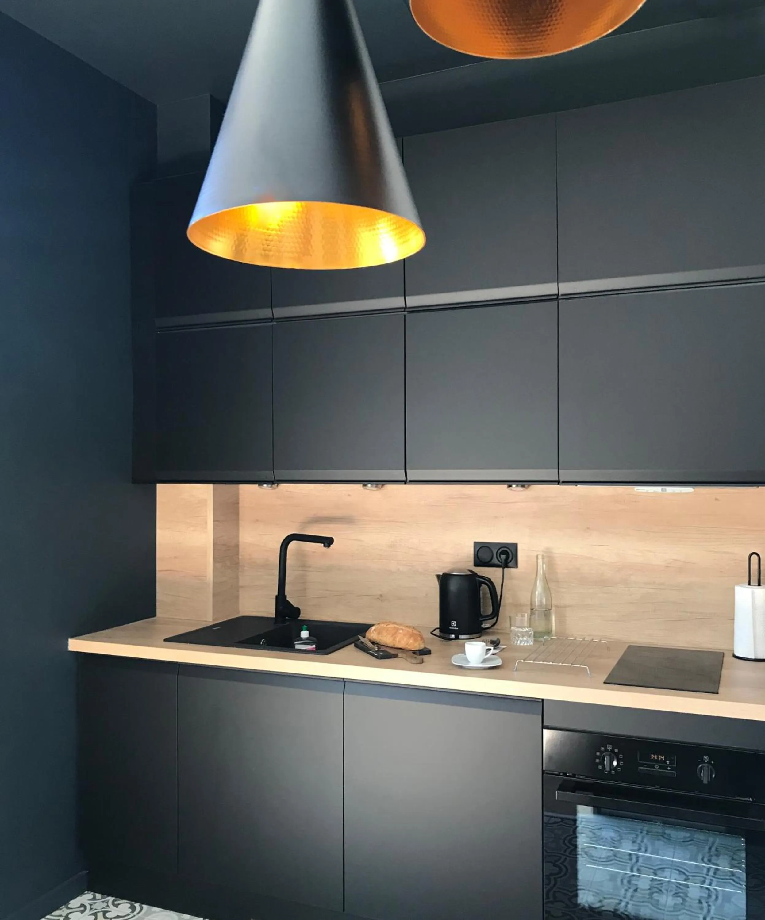 Coffee/tea facilities in Studio 329