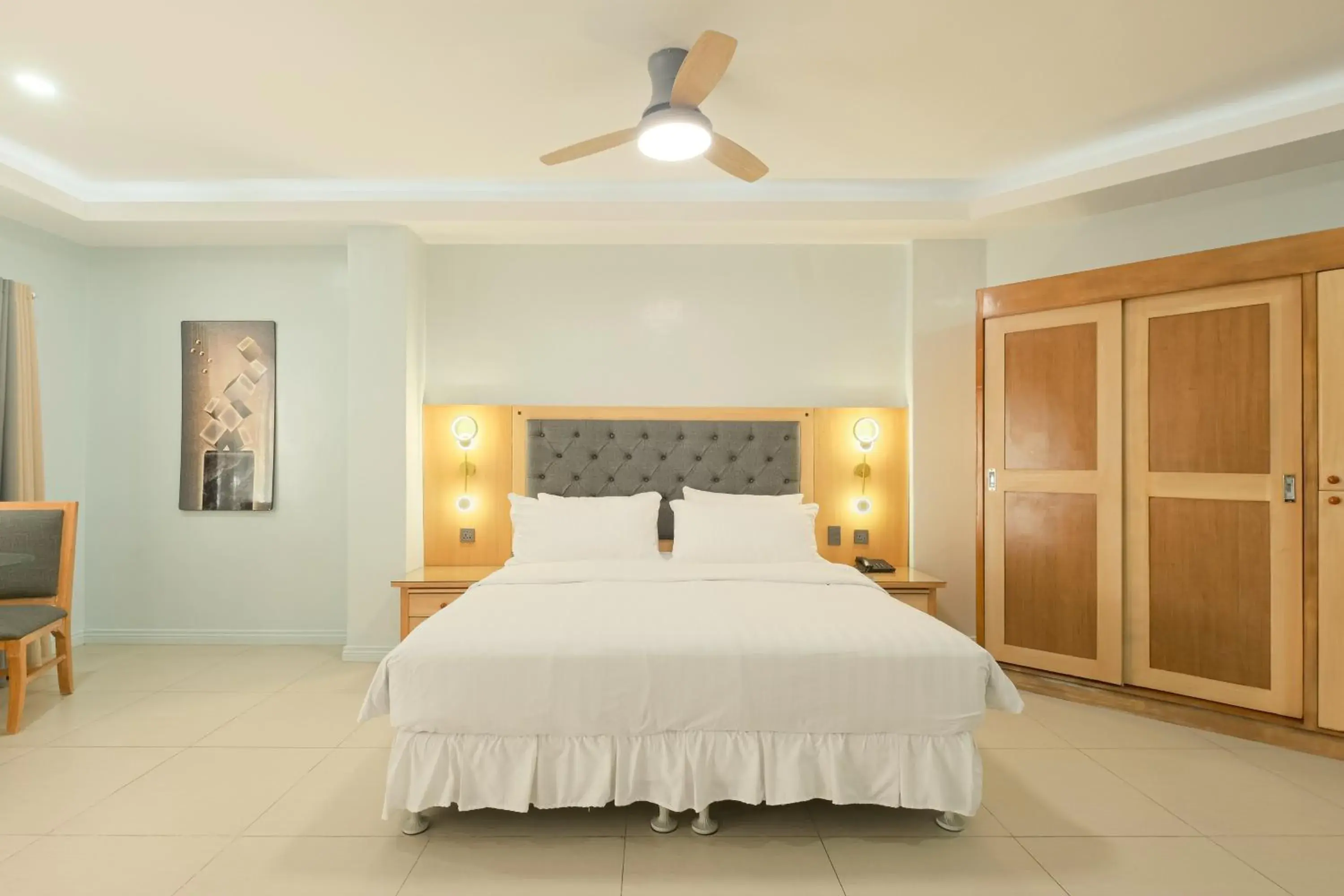 Bedroom, Bed in Orchid Inn Bedroom, Bed in Orchid Inn