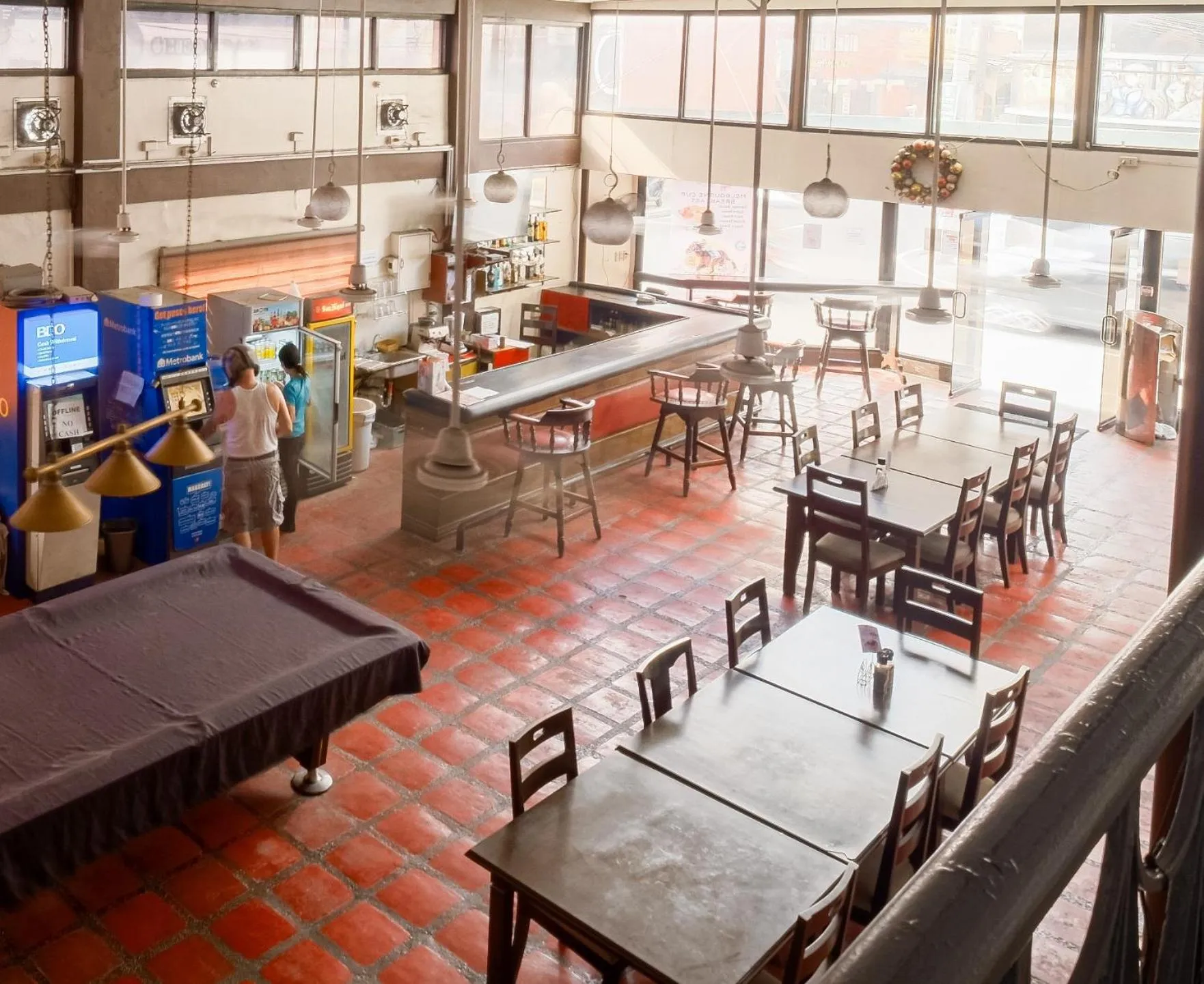 Restaurant/places to eat in Orchid Inn