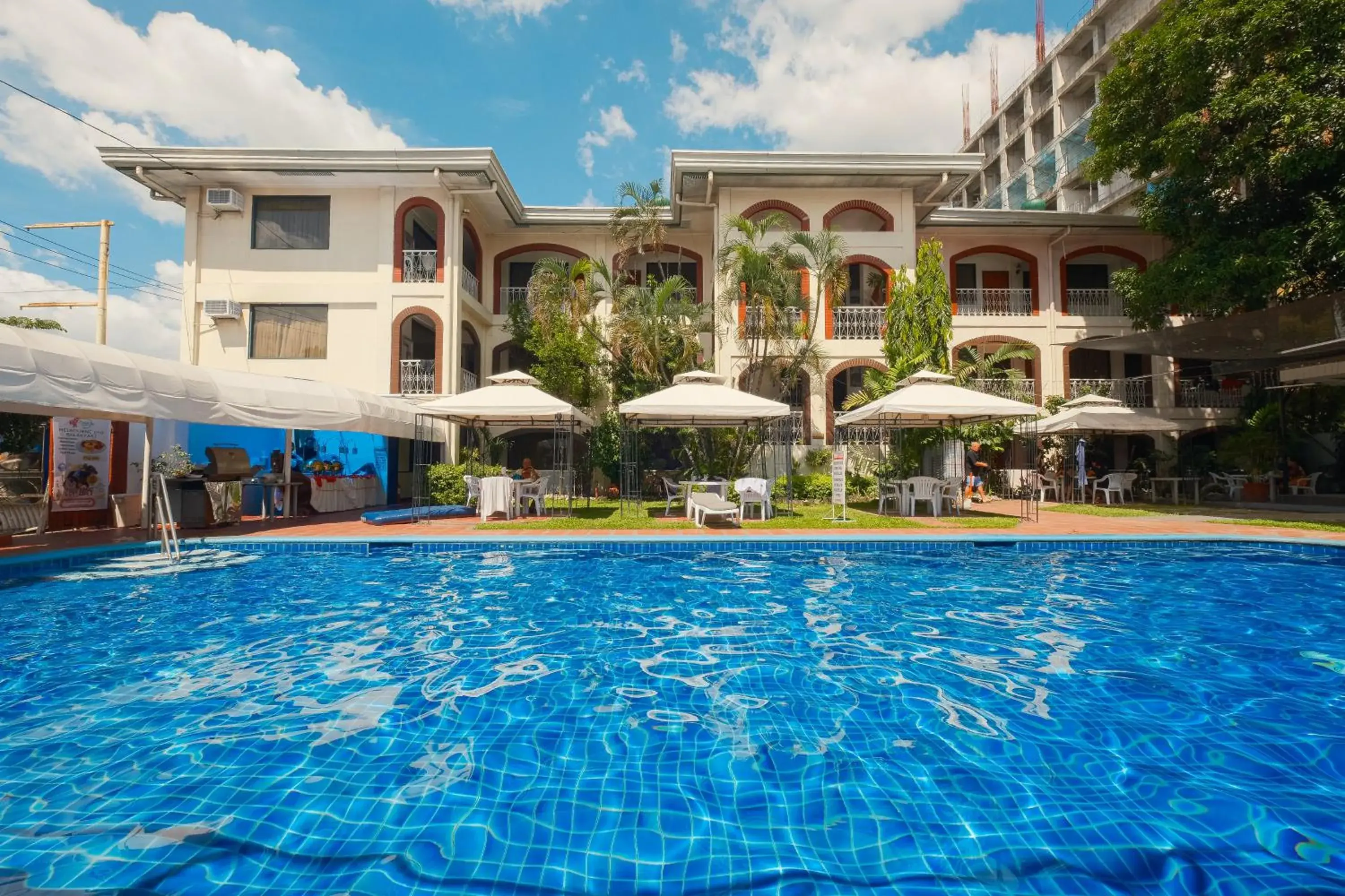 Swimming pool in Orchid Inn Swimming pool in Orchid Inn