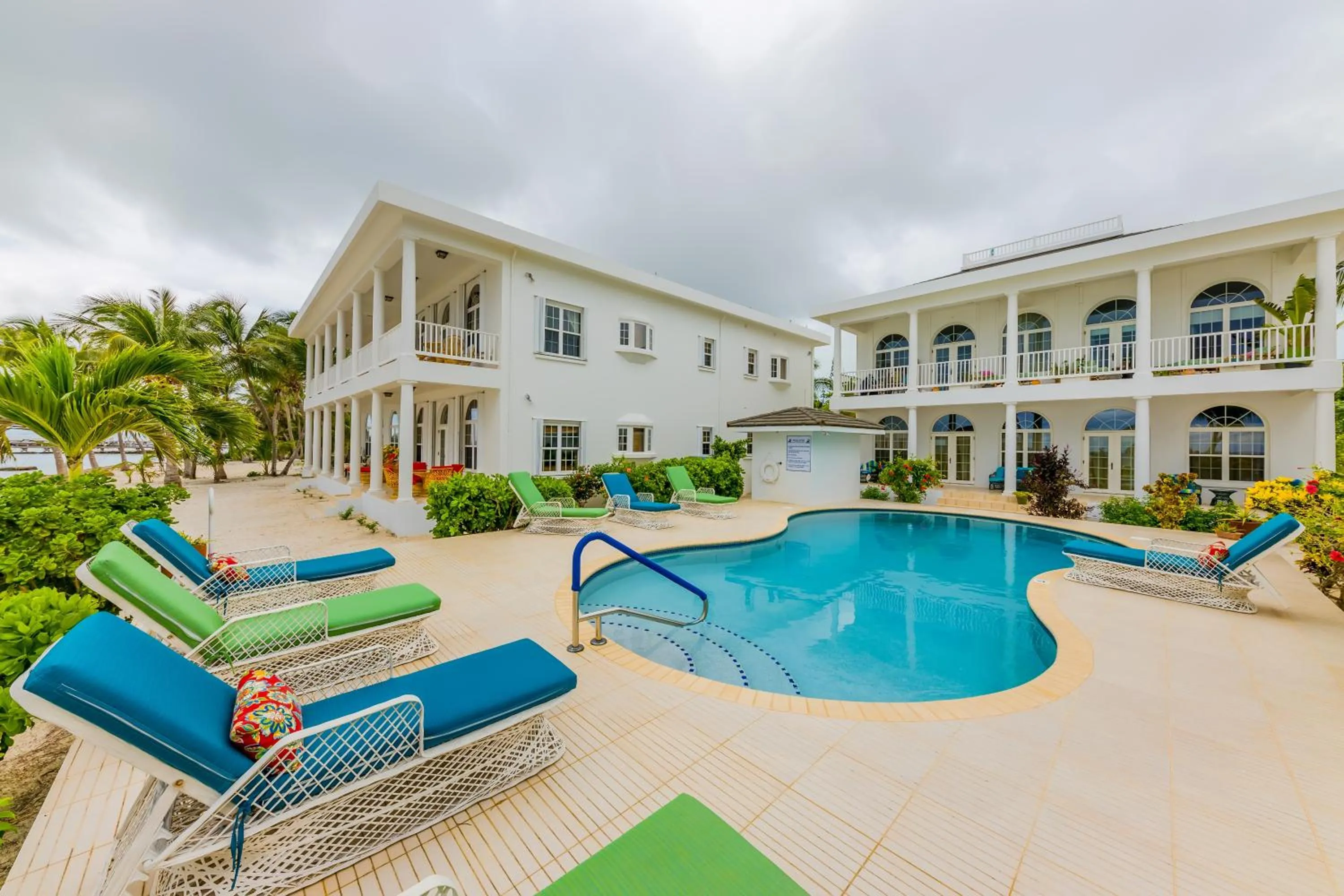 Swimming pool in Tara Del Sol Resort
