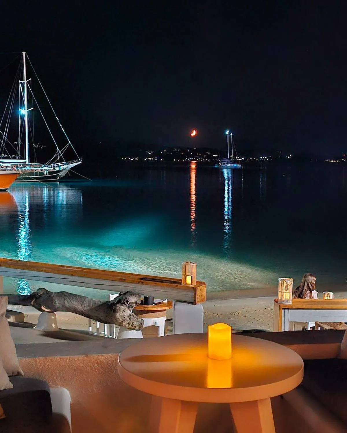 Restaurant/places to eat in Enosis Apartments - Triton Panoramic Sea View