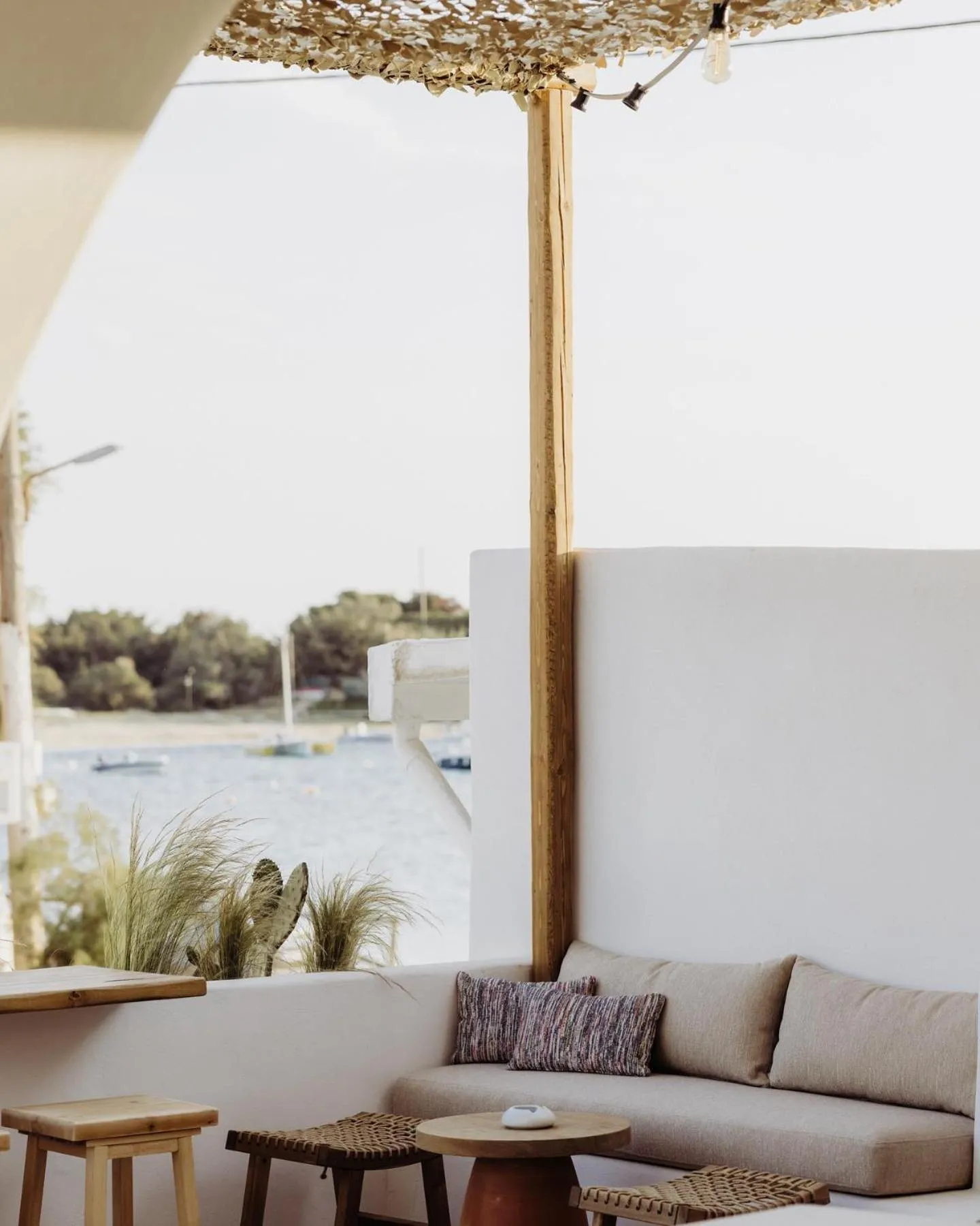 Restaurant/places to eat in Enosis Apartments - Triton Panoramic Sea View