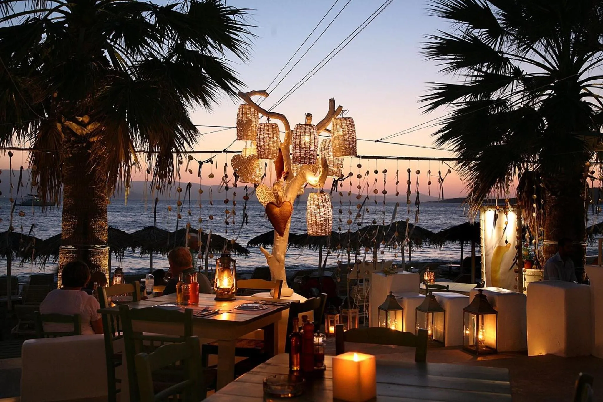 Restaurant/places to eat in Enosis Apartments - Triton Panoramic Sea View