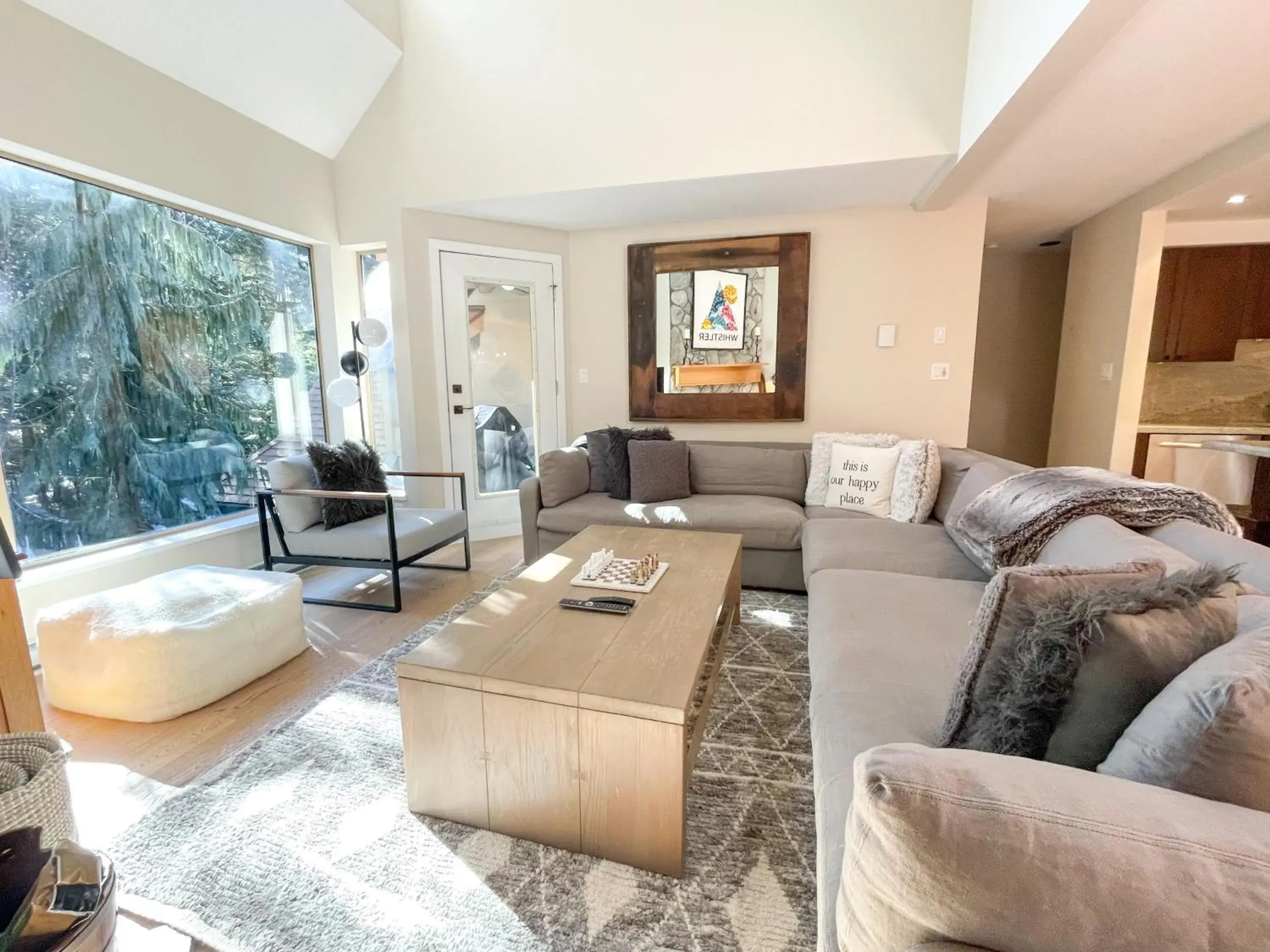 3BR in Gleneagle, Ski Storage, Wood Burning Fireplace, Free Shuttle 3BR in Gleneagle, Ski Storage, Wood Burning Fireplace, Free Shuttle