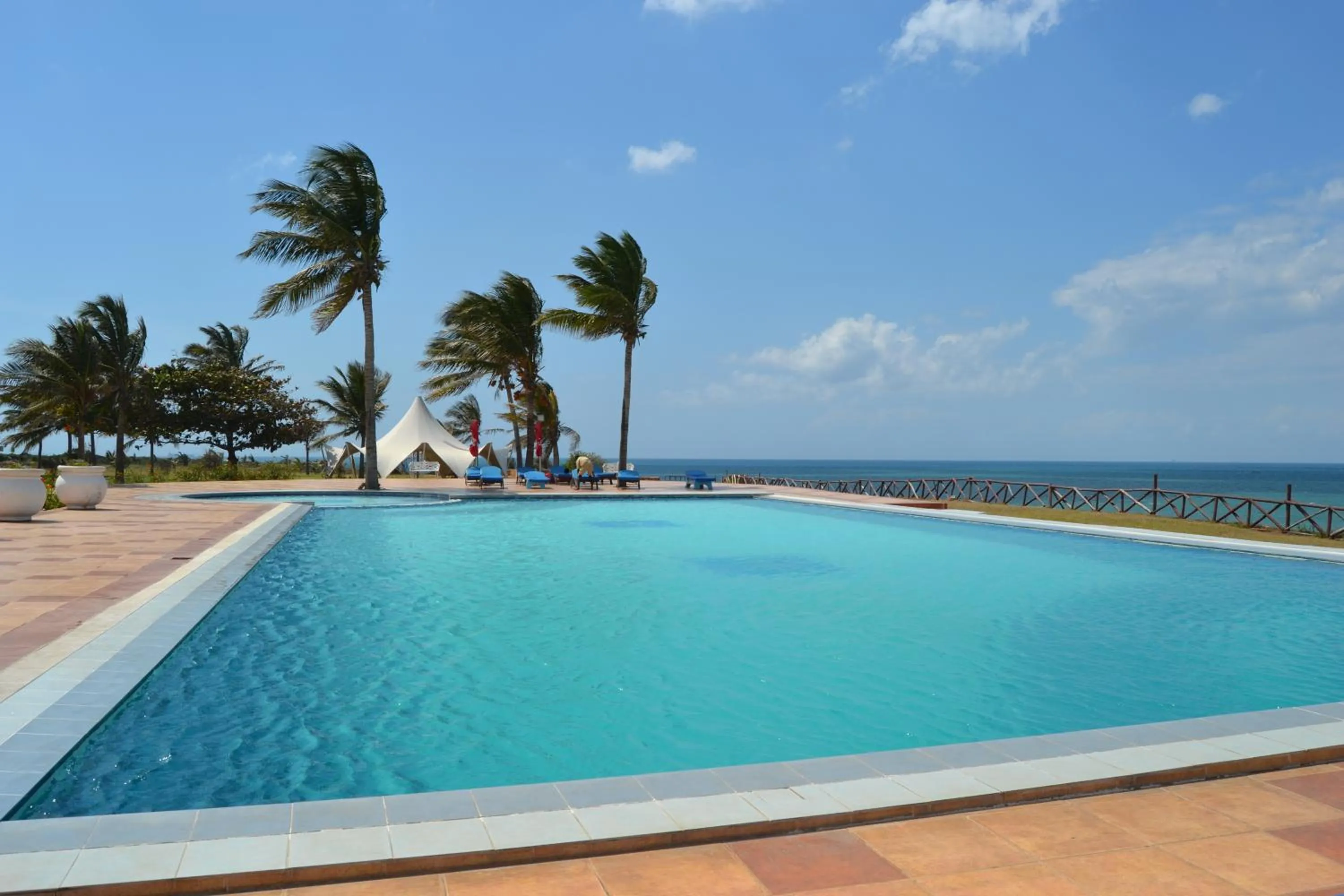 Swimming Pool in Golden Tulip Tanzania