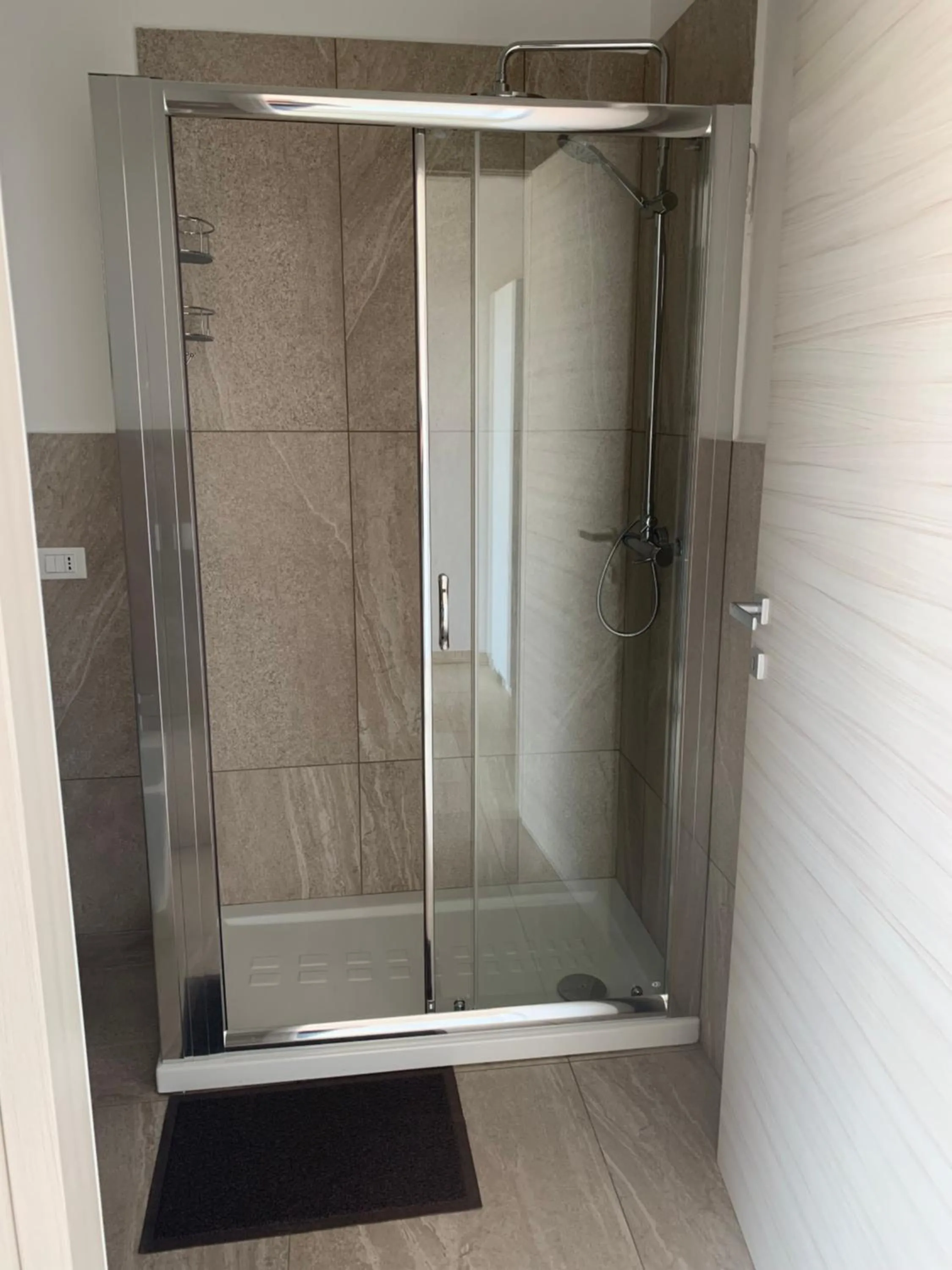 Shower in B&B CASA CALETA