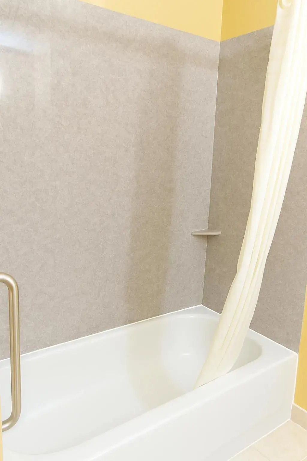 Queen Room with Two Queen Beds - Smoking in Ambassador Inn & Suites Tuscaloosa University I-20 Queen Room with Two Queen Beds - Smoking in Ambassador Inn & Suites Tuscaloosa University I-20