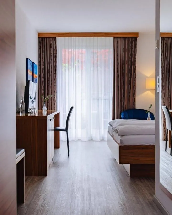 Photo of the whole room, Bed in Rössli Hurden