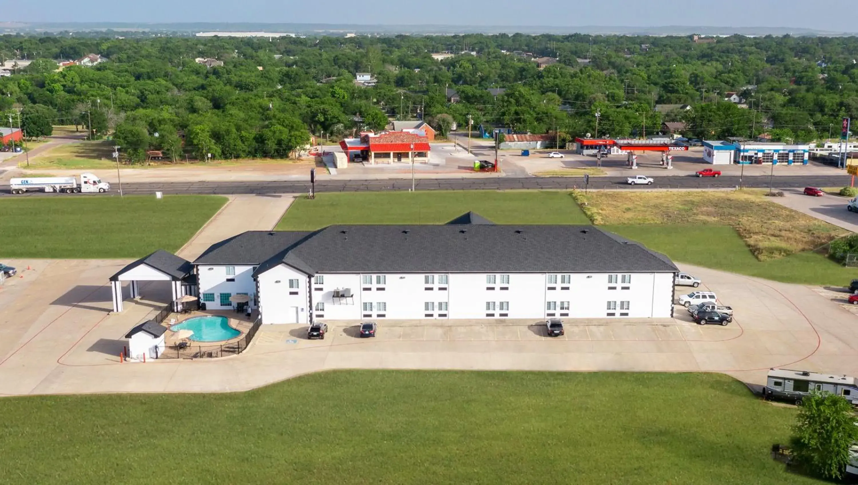 Property building in Atria Hotel and RV McGregor Property building in Atria Hotel and RV McGregor