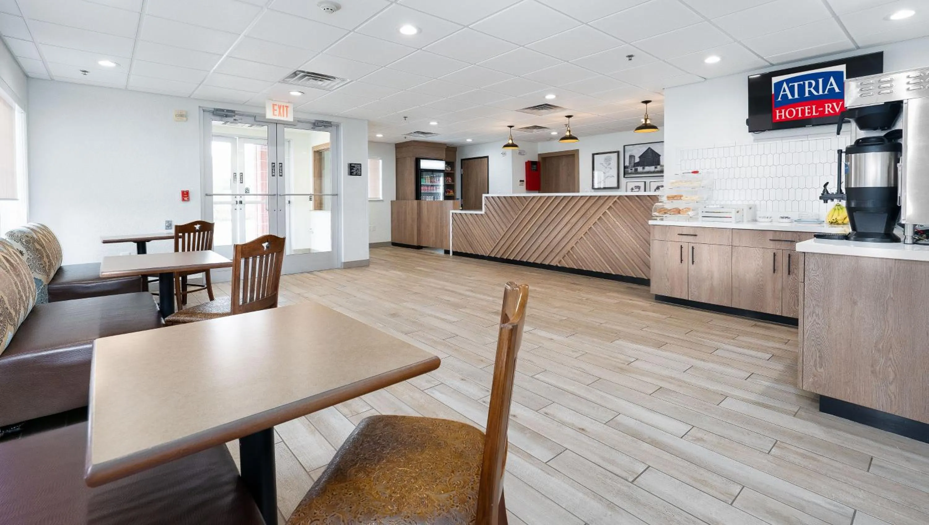 Breakfast in Atria Hotel and RV McGregor