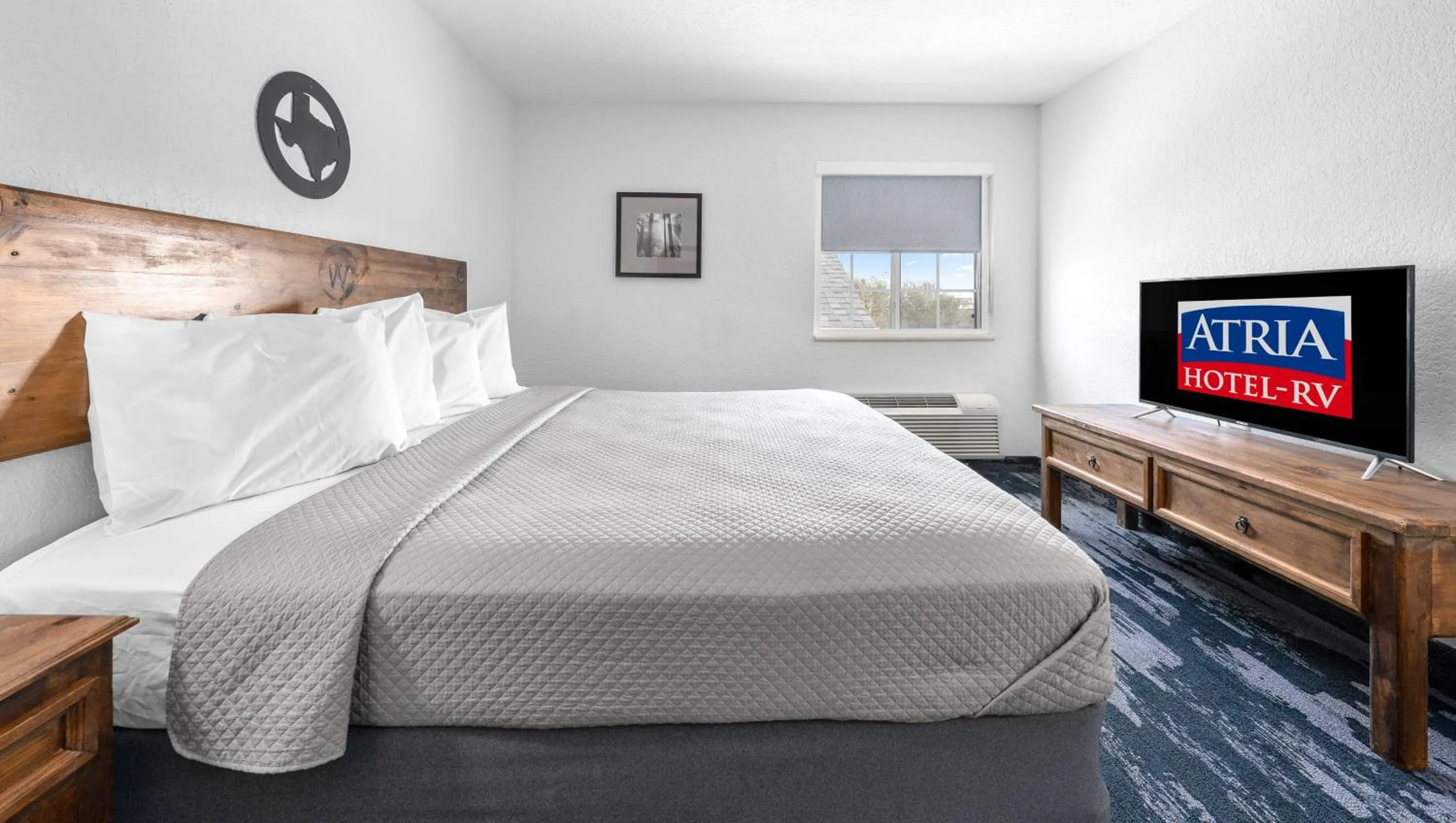 Bedroom, Bed in Atria Hotel and RV McGregor