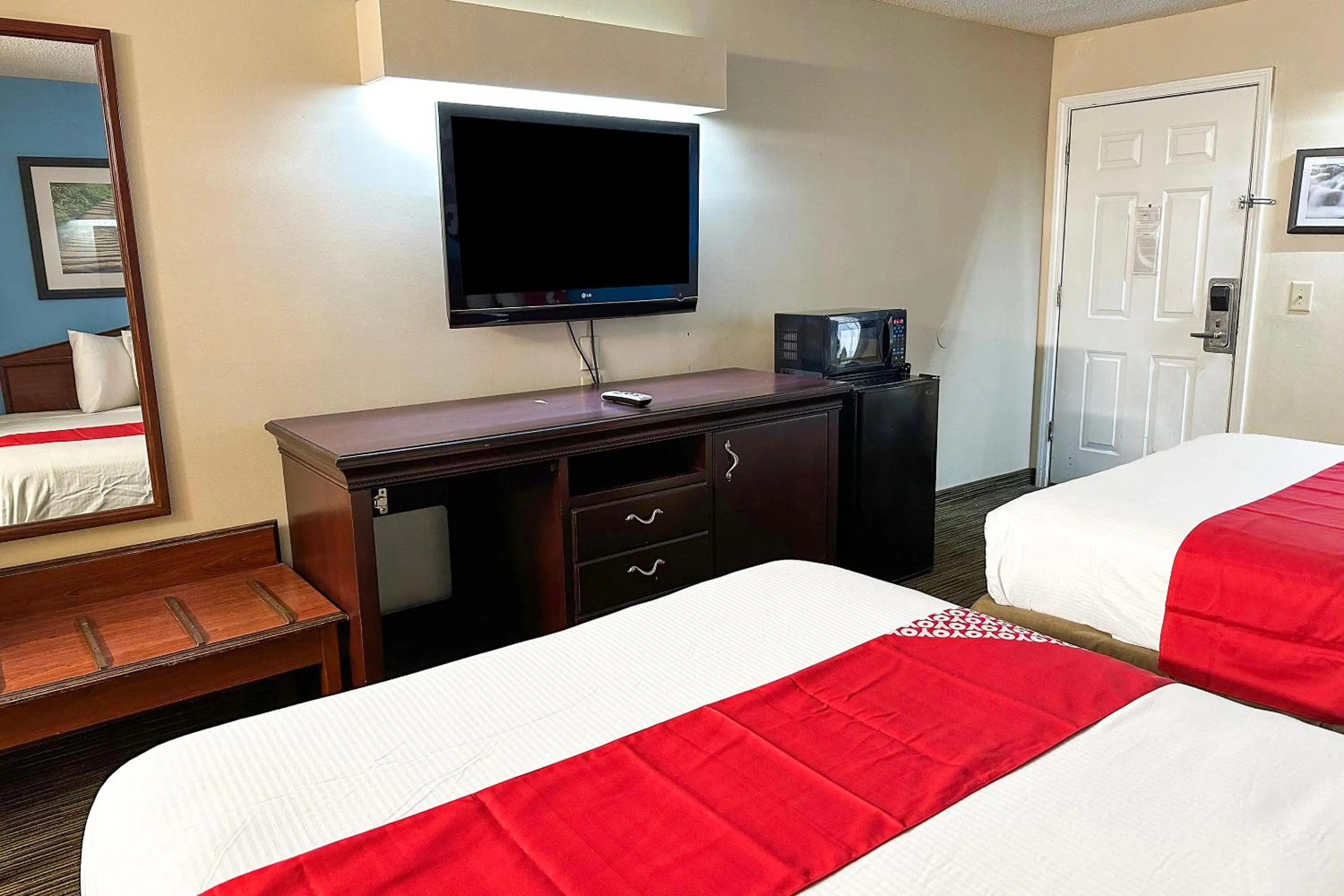 Bedroom, Bed in Bonita Lakes Inn by Capital O Meridian I20