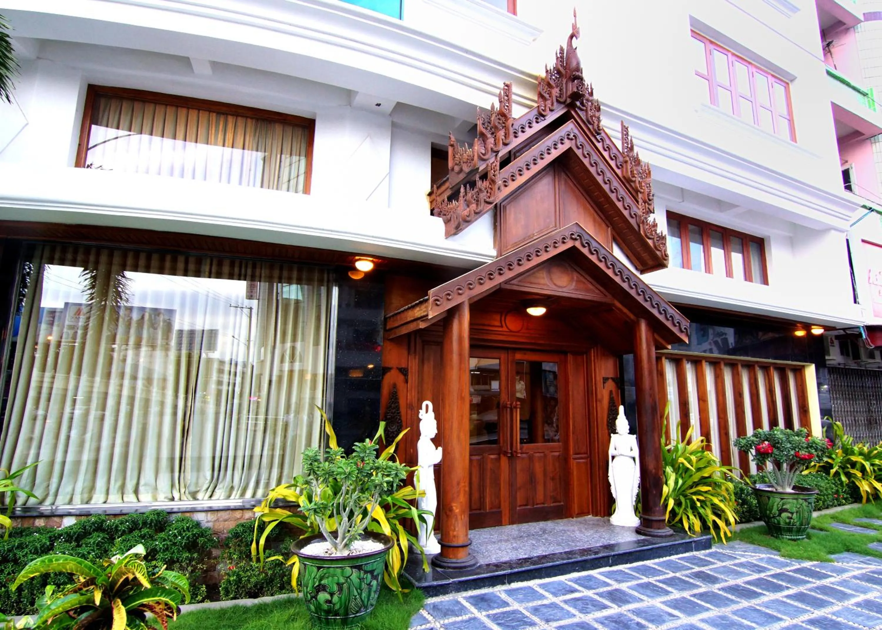 Facade/entrance in Shwe Ingyinn Hotel Mandalay