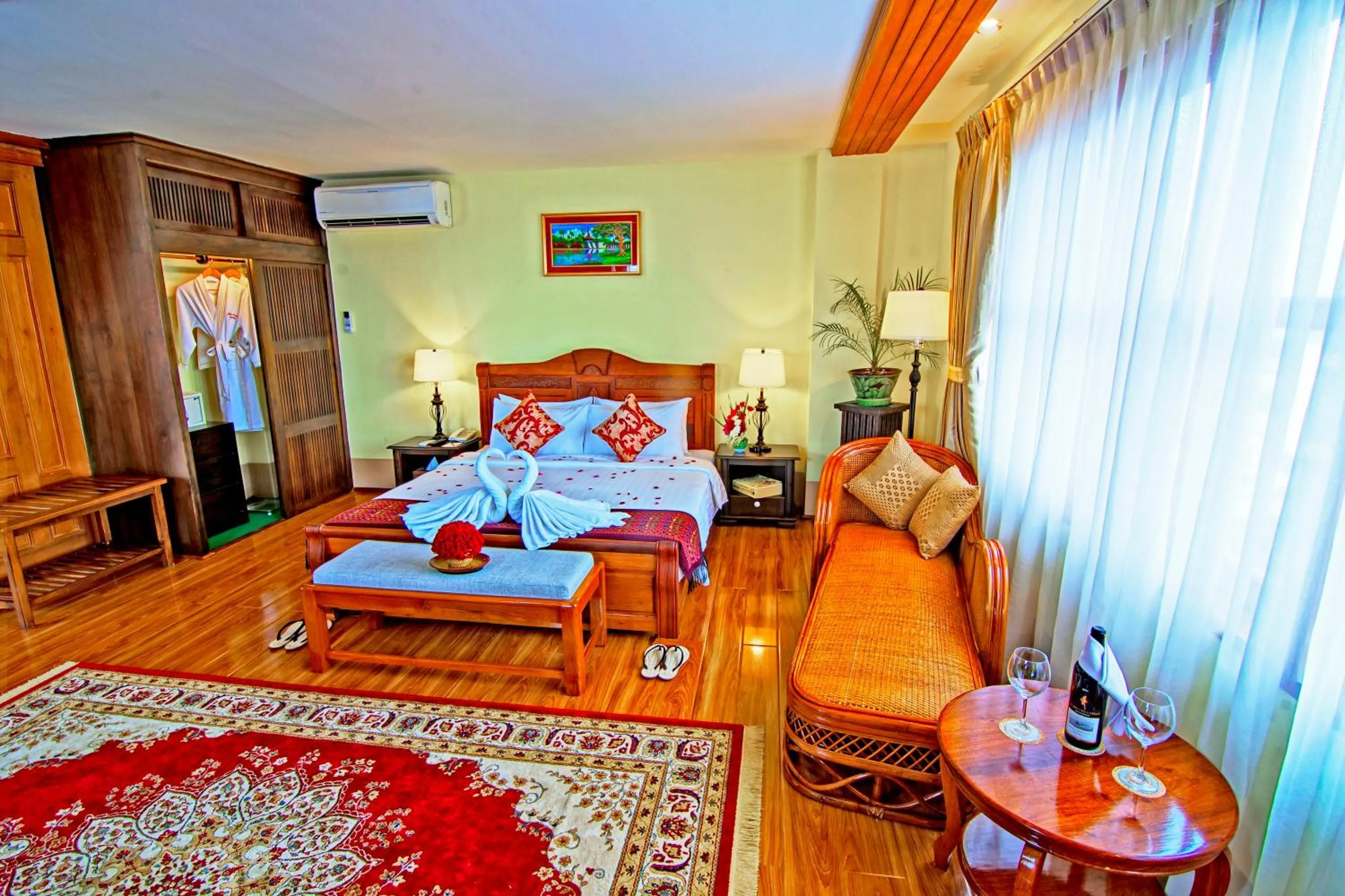 Bedroom in Shwe Ingyinn Hotel Mandalay