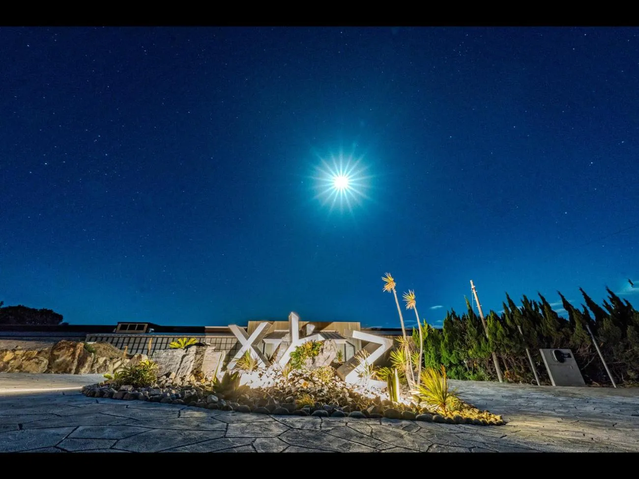 Facade/entrance in XYZ speciale